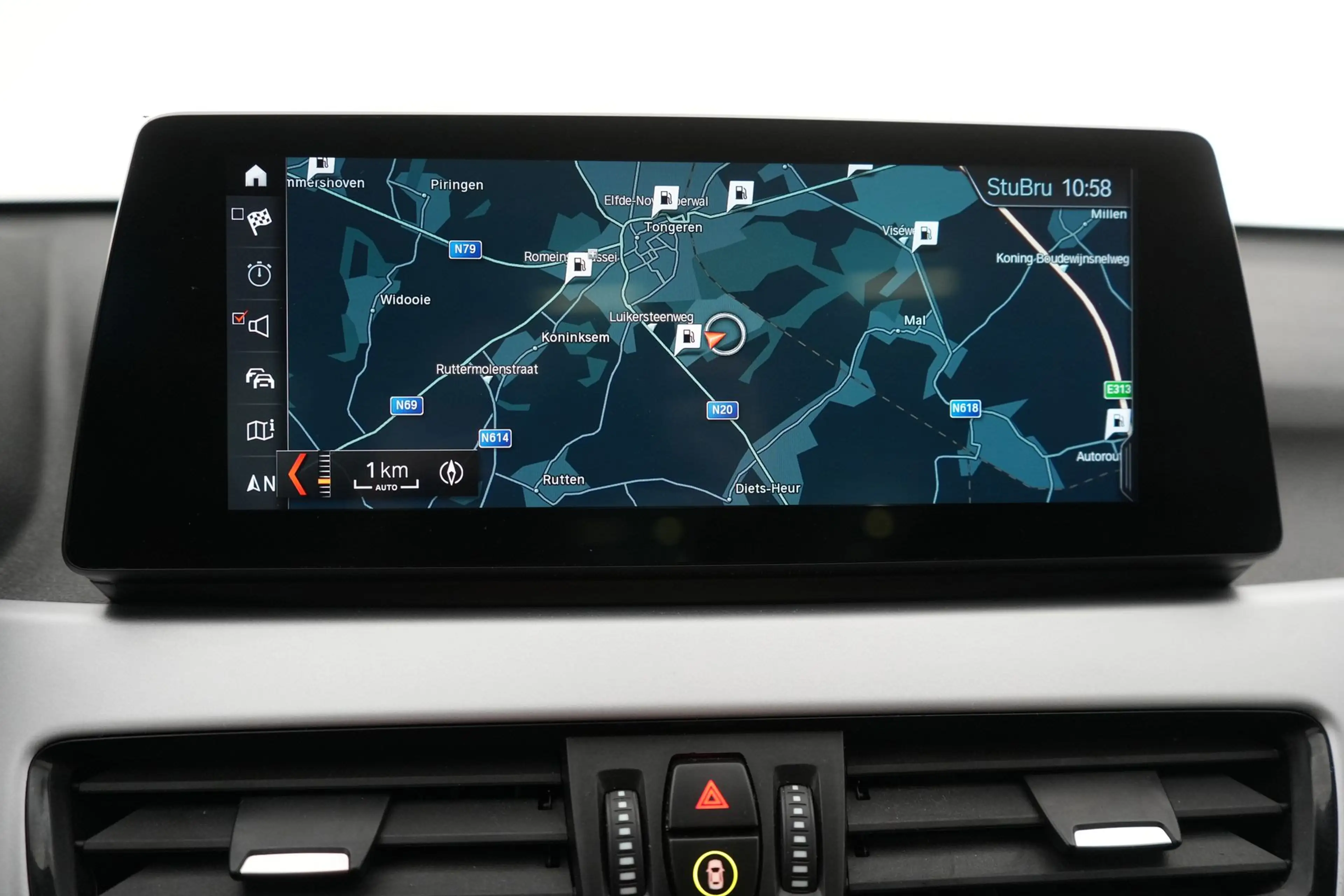 BMW X1 1.5 sDrive18iA Business+ GPS PDC CAM Pano Head-Up — photo 15
