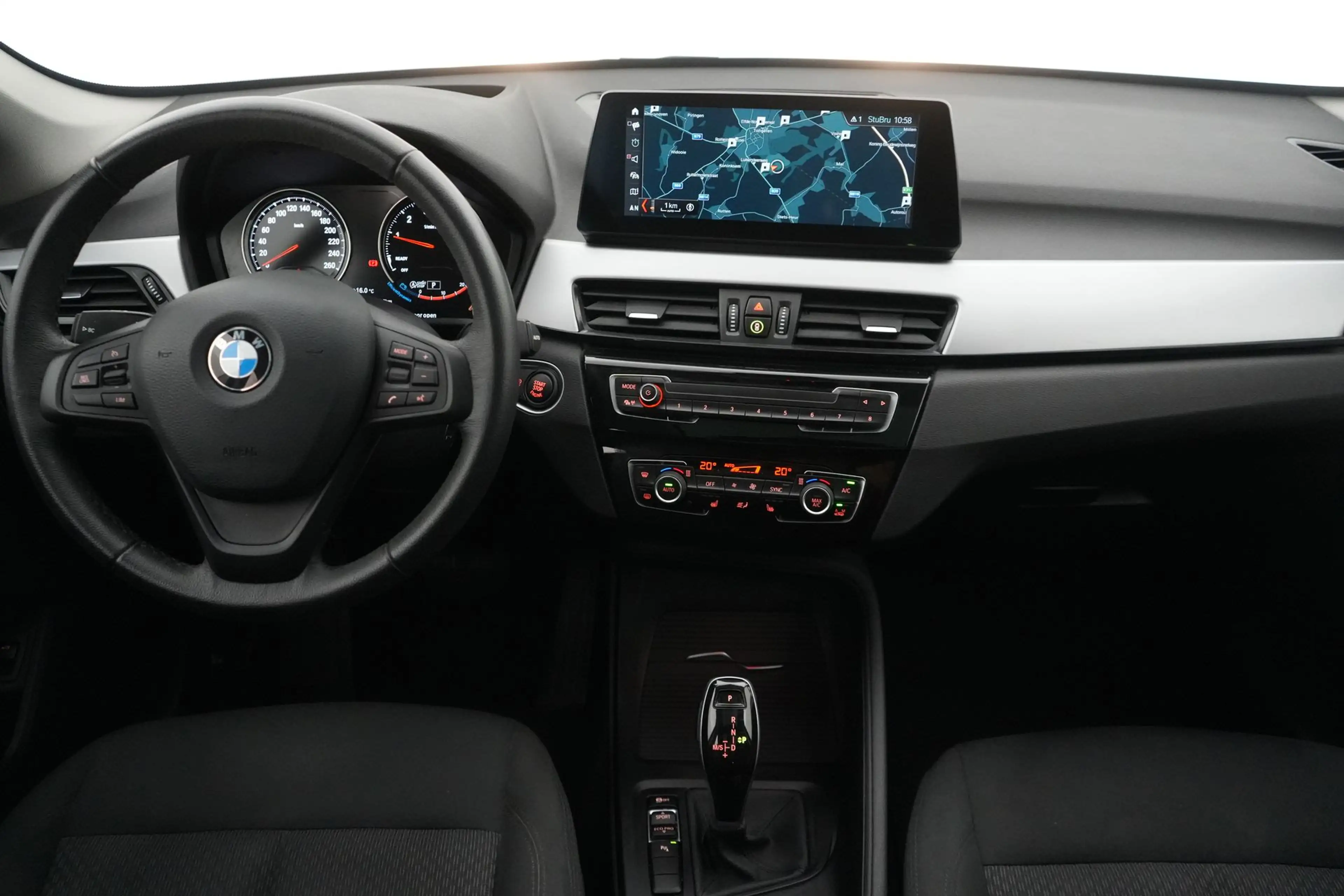 BMW X1 1.5 sDrive18iA Business+ GPS PDC CAM Pano Head-Up — photo 13