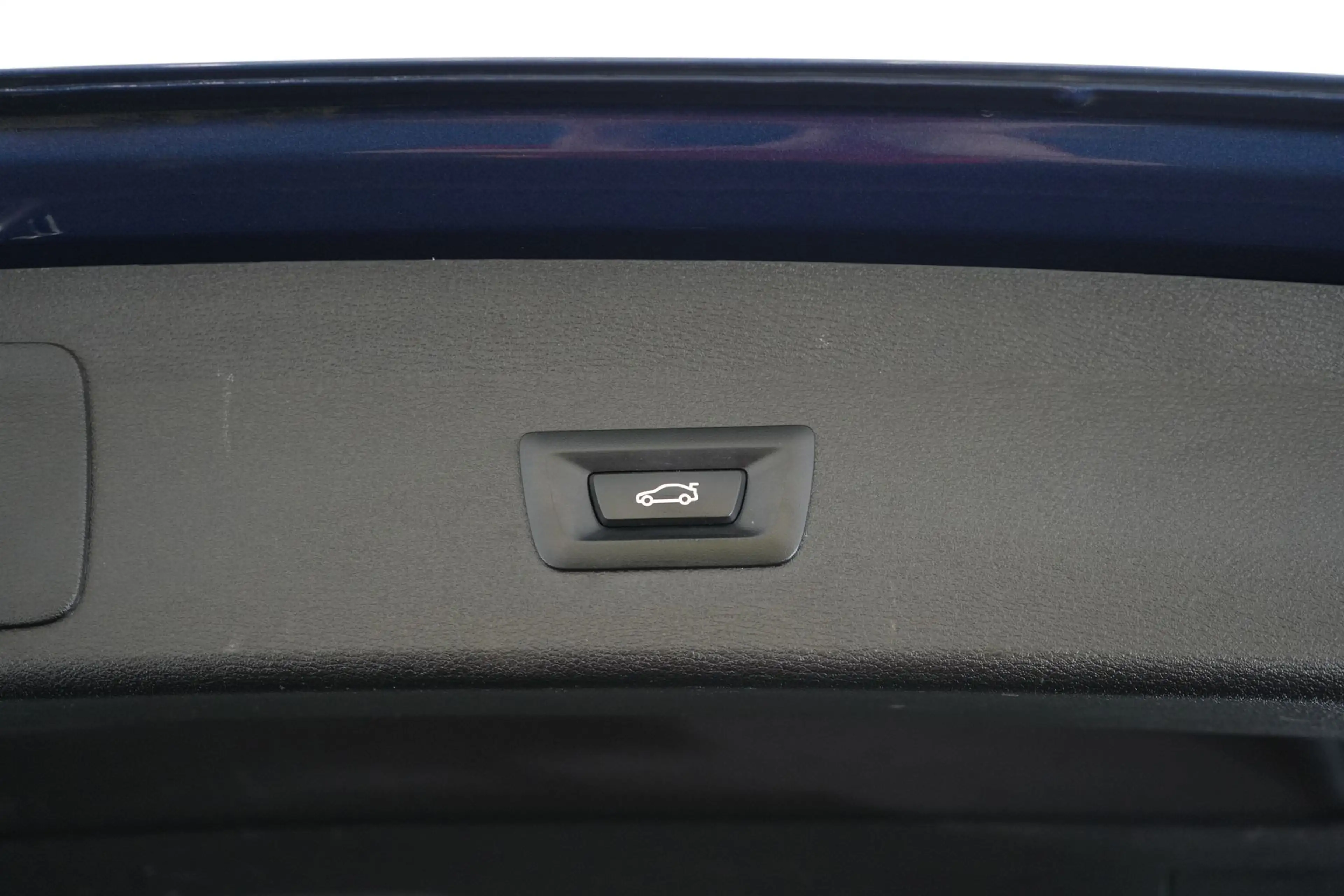 BMW X1 1.5 sDrive18iA Business+ GPS PDC CAM Pano Head-Up — photo 22