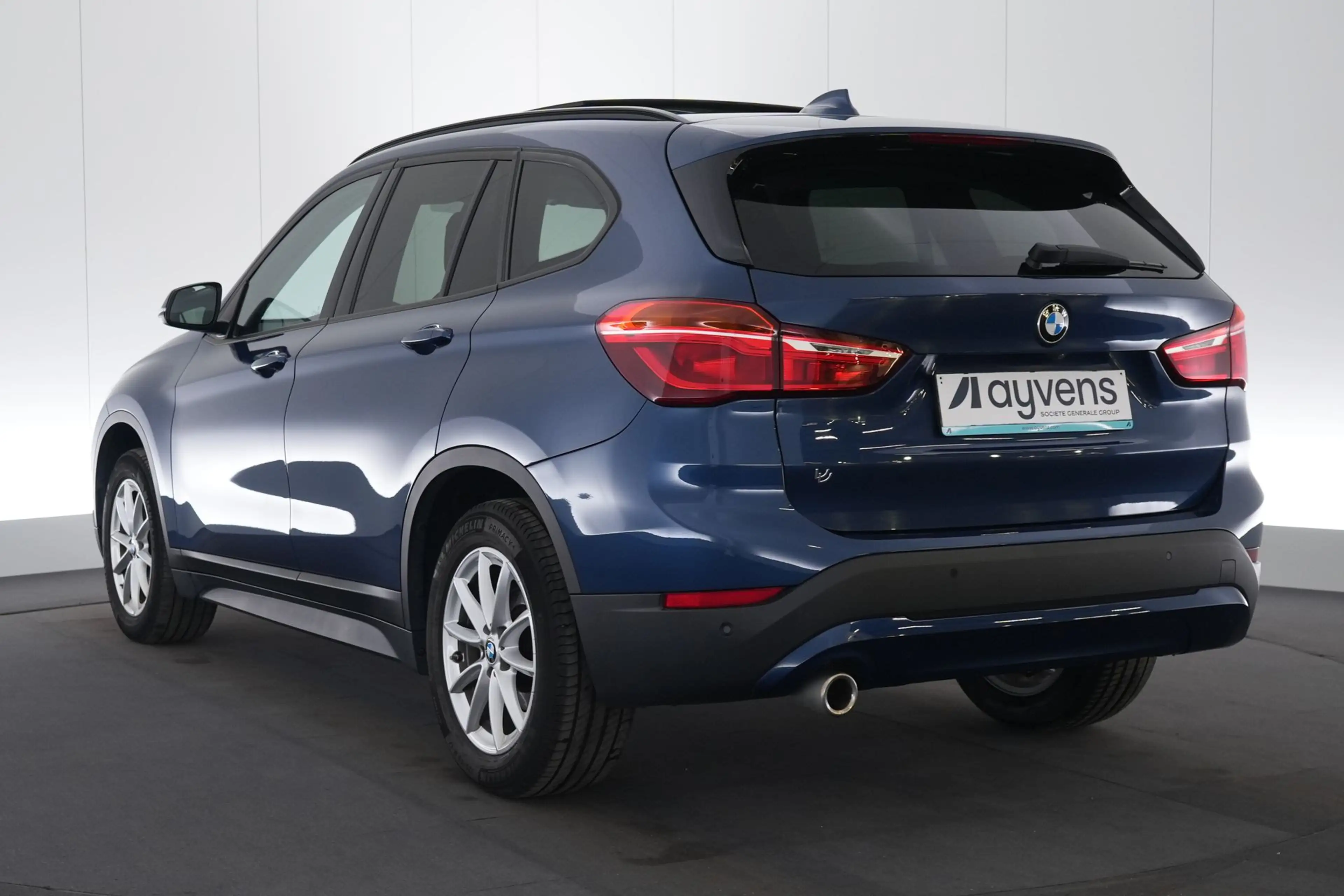 BMW X1 1.5 sDrive18iA Business+ GPS PDC CAM Pano Head-Up — photo 9
