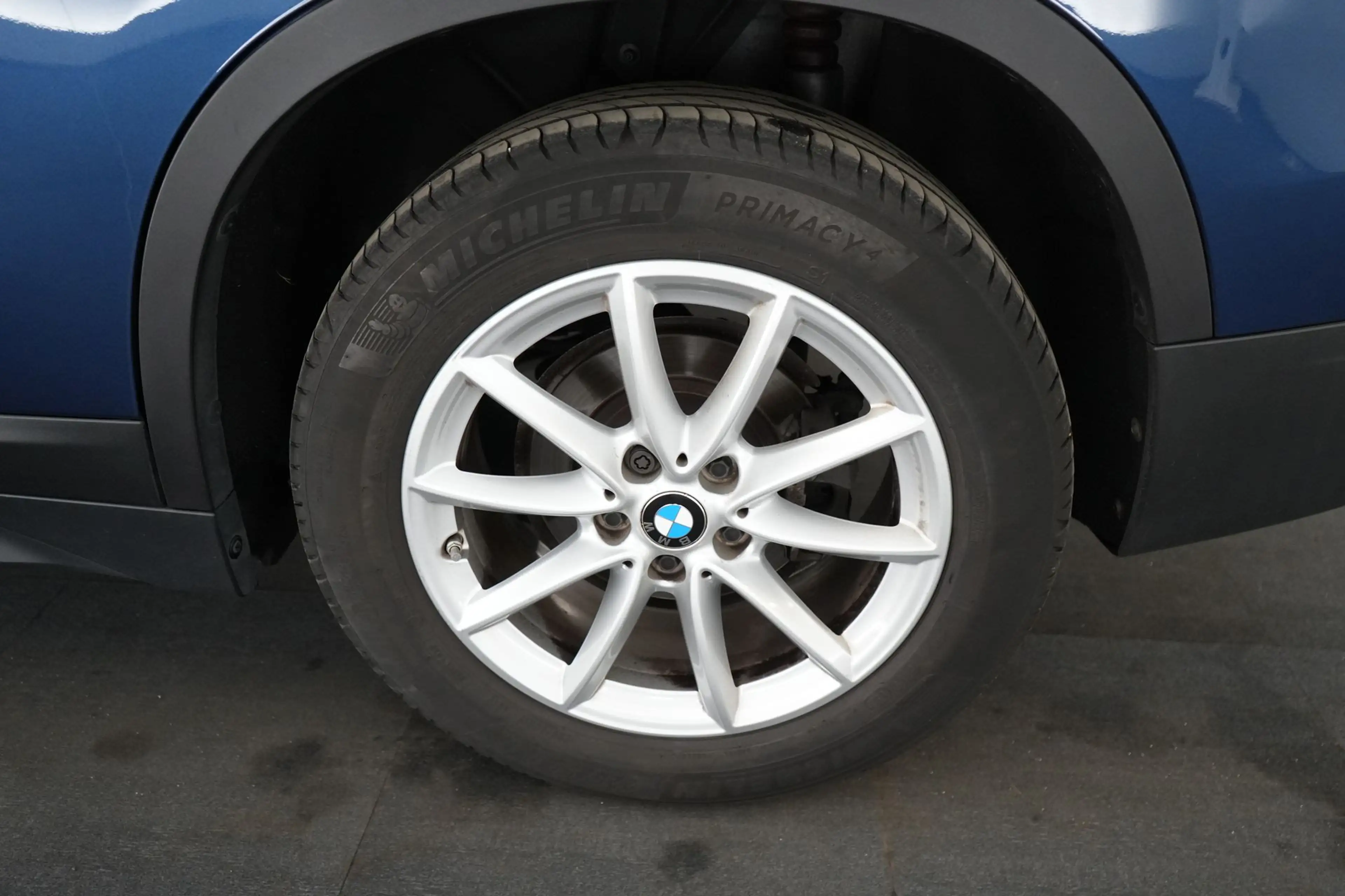 BMW X1 1.5 sDrive18iA Business+ GPS PDC CAM Pano Head-Up — photo 19