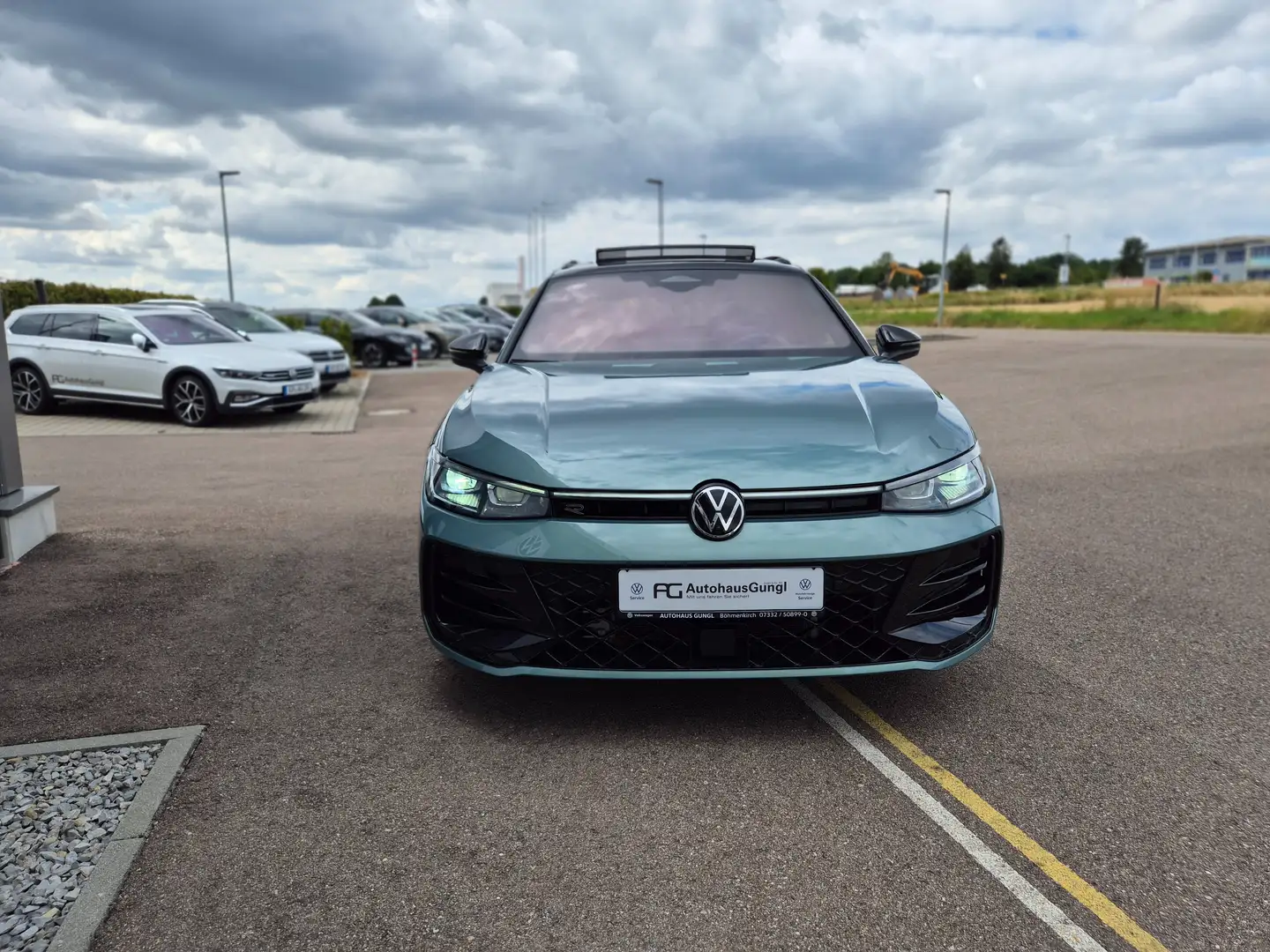 Volkswagen Passat Variant 2.0 TDI 4Motion DSG R-Line VOLL NEUPREIS 76.020 Grün - 2