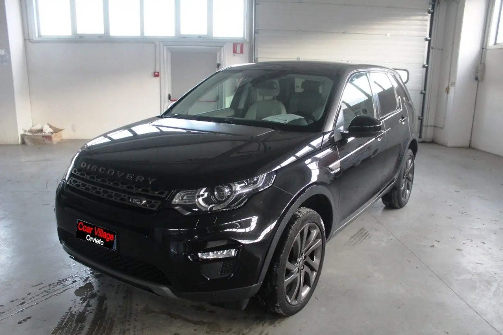 Land Rover Discovery Sport 2.0 TD4 180 CV HSE Negro - 1