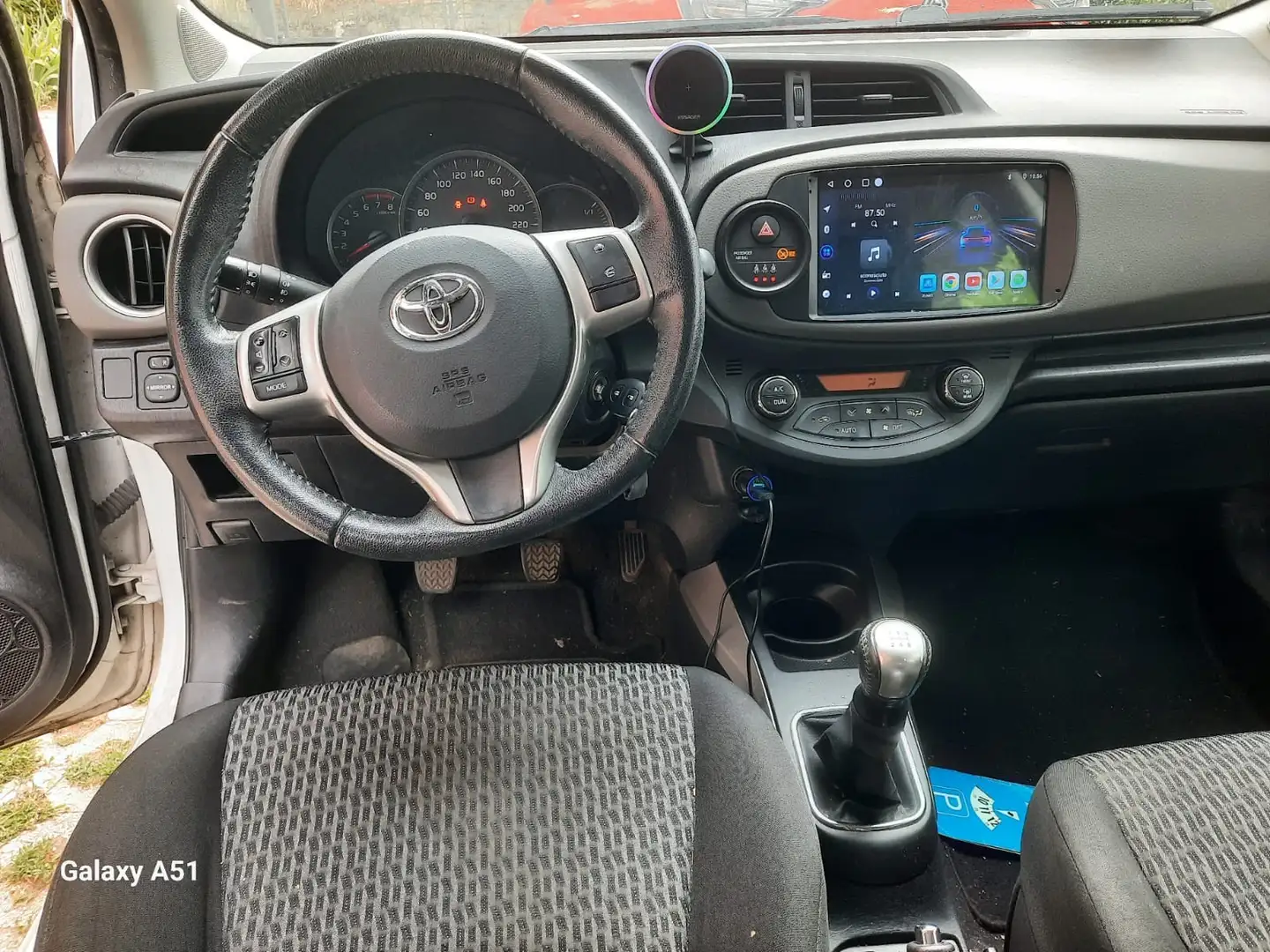 Toyota Yaris 5p 1.3 Sol - 2