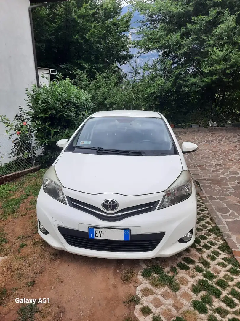 Toyota Yaris 5p 1.3 Sol - 1
