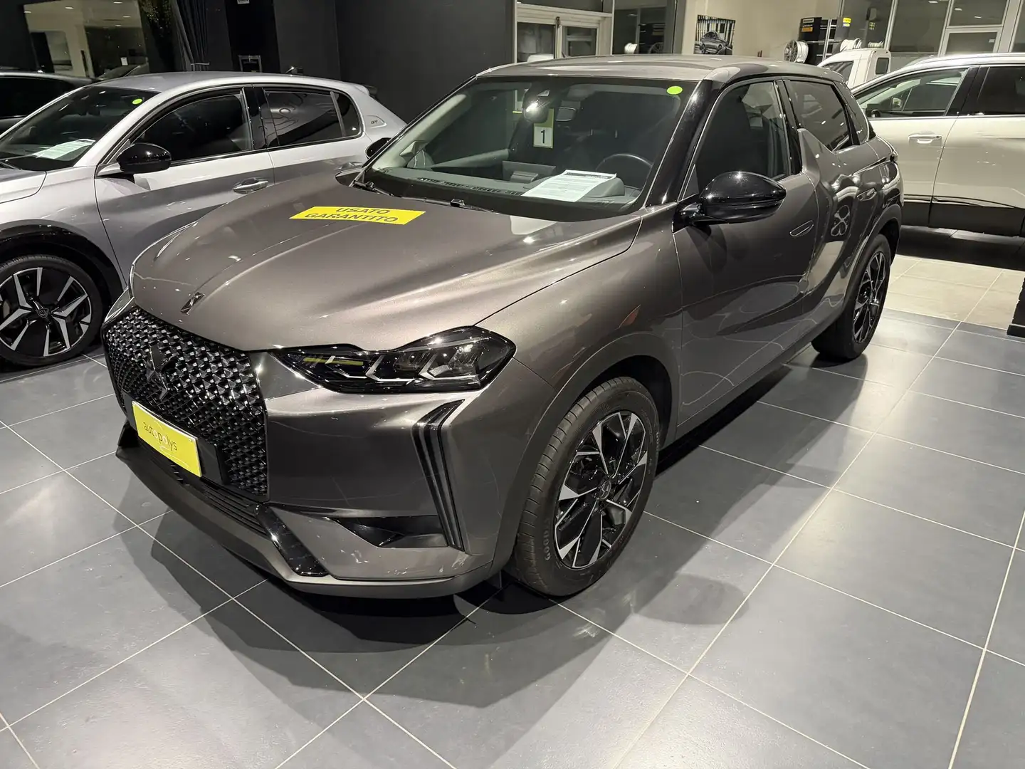 DS Automobiles DS 3 Crossback DS 3 BlueHDi 130 aut. Rivoli Grau - 1