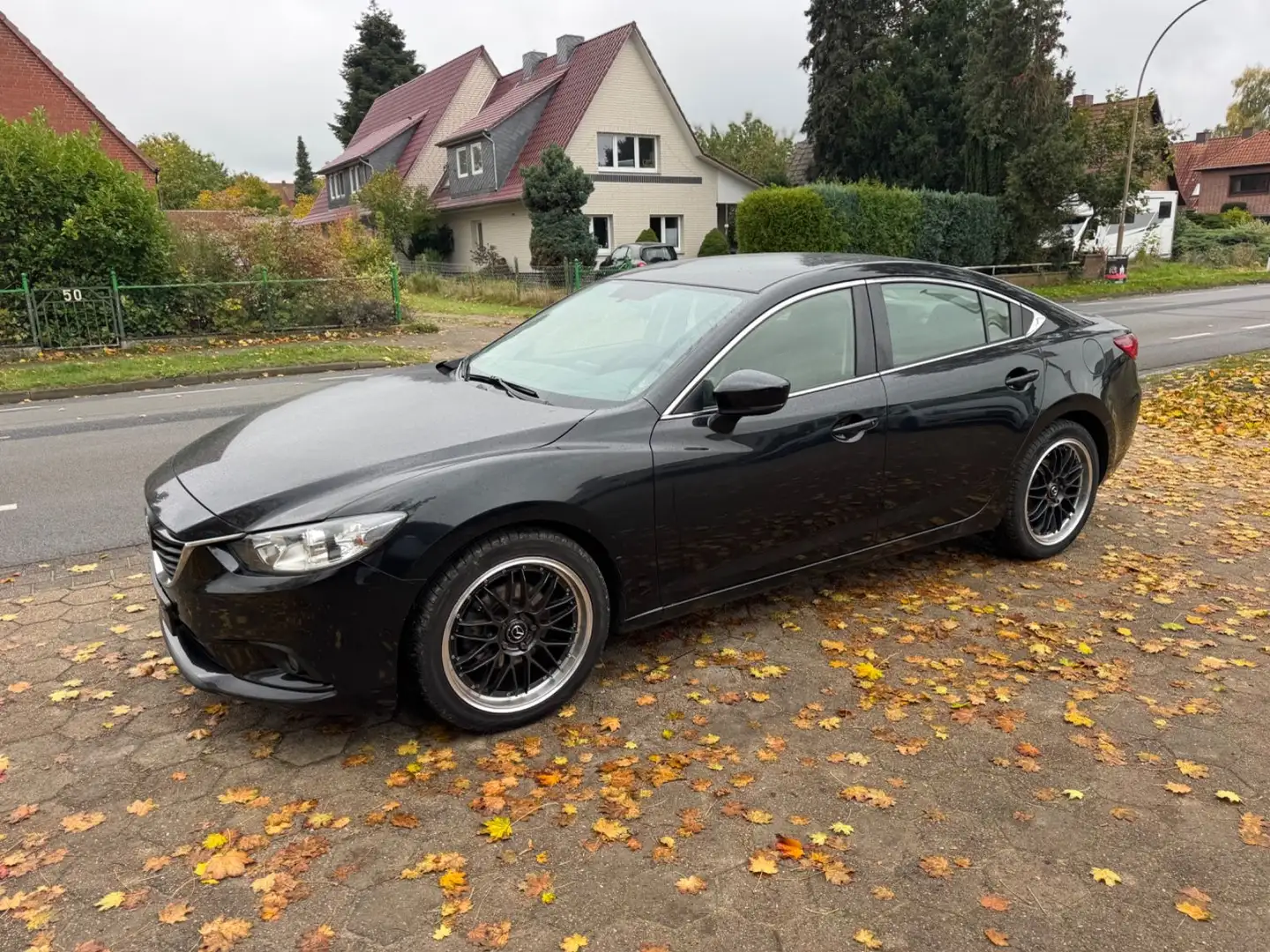 Mazda 6 Lim. 2.0 Benzin Euro6 *Leder+Navi+SHZ* Schwarz - 1