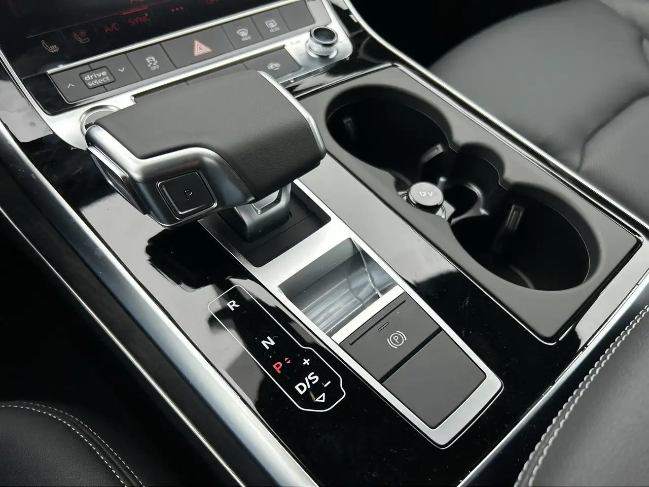 Audi Q7 снимка Audi Q7