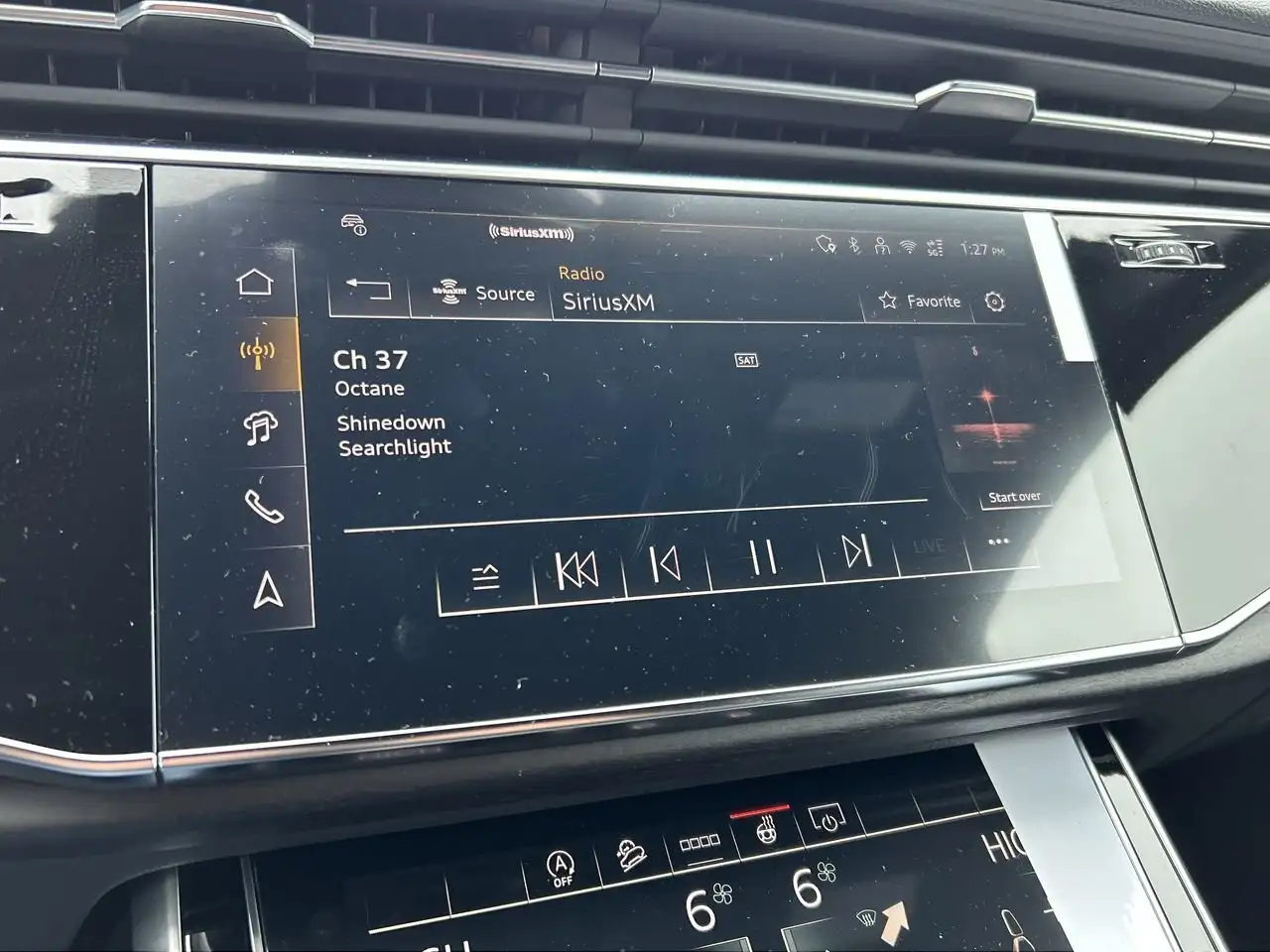 Audi Q7 снимка Audi Q7
