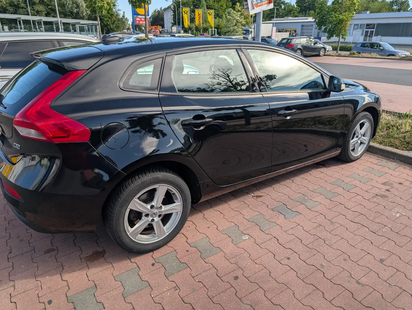 Volvo V40 D2 Geartronic Kinetic - 1