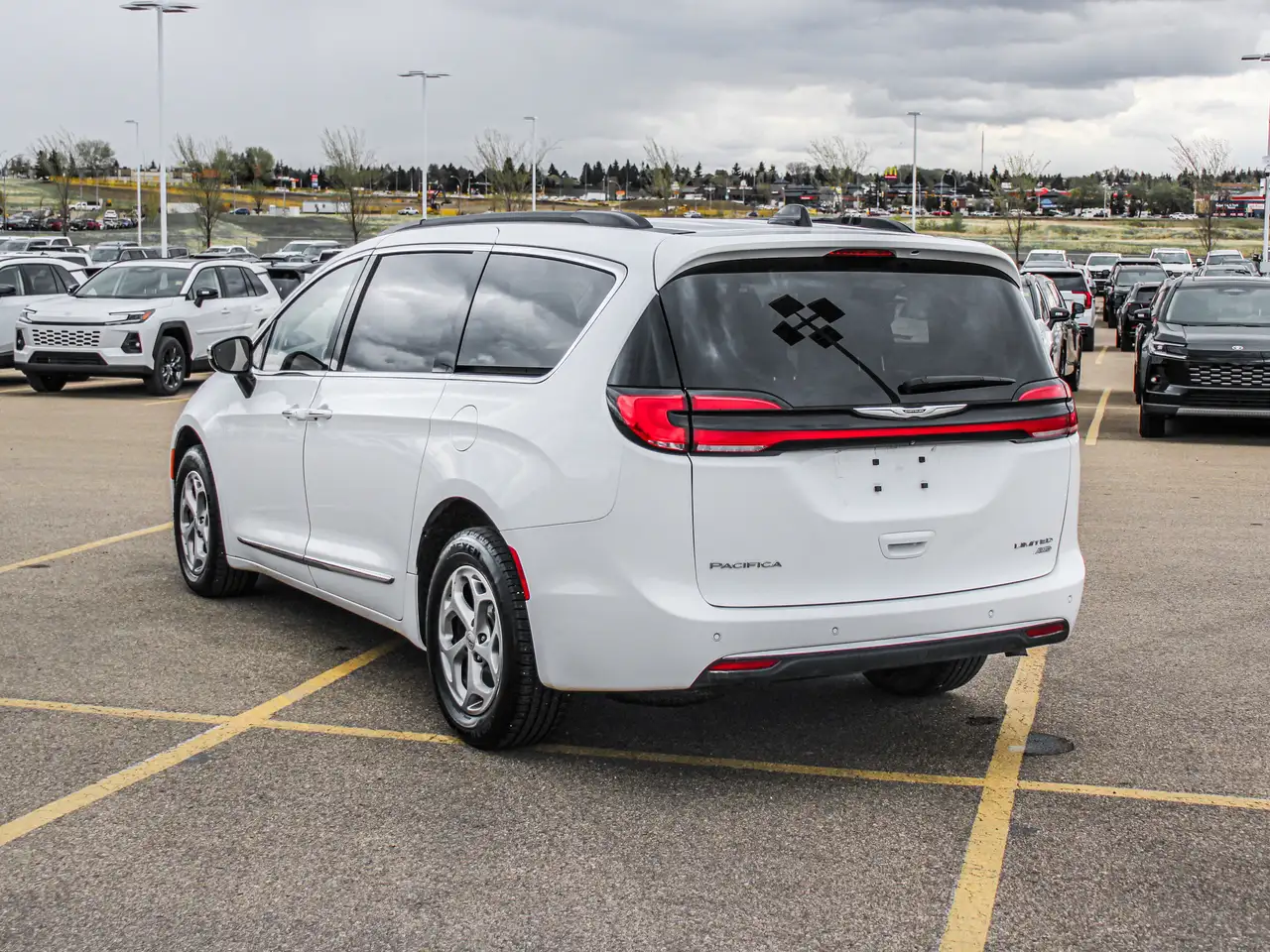 Chrysler Pacifica photo Chrysler Pacifica