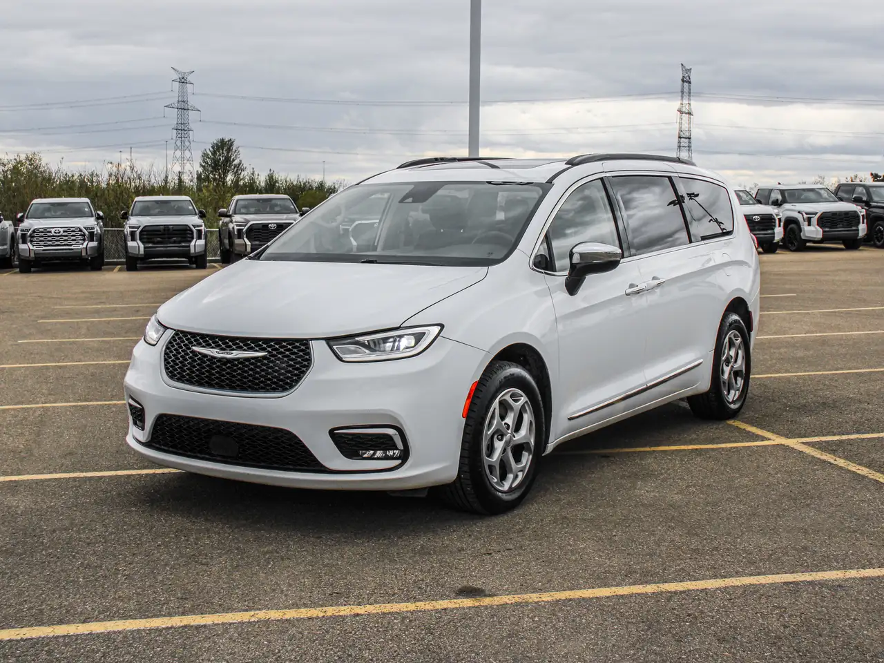Chrysler Pacifica photo Chrysler Pacifica