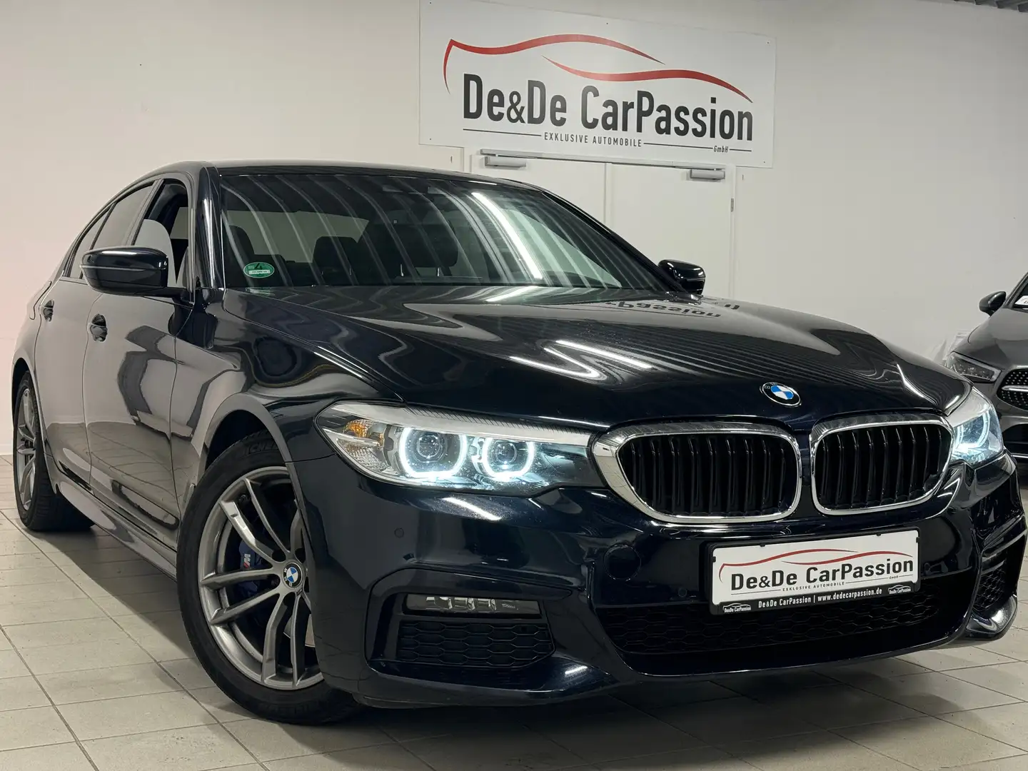 BMW 530 530 d M Sport*Head-Up+Komfortzugang+RFK*Deutschlan Schwarz - 1