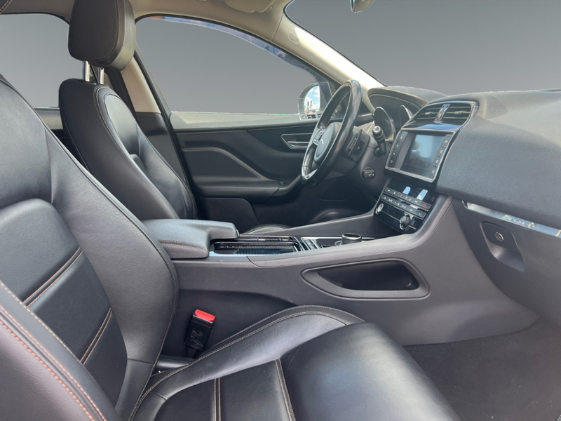 Jaguar F-Pace Prestige AWD Navi Leder Soundsystem Bi-Xenon Sperr — photo 7