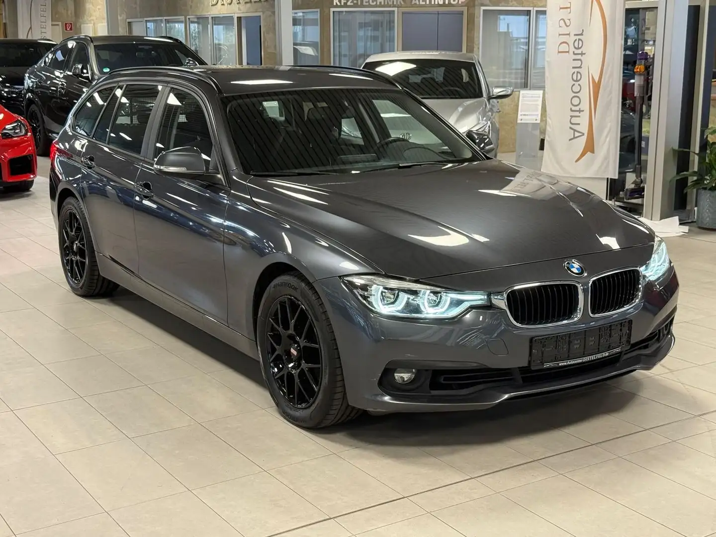 BMW 318 i Advantage Kamera LED Gris - 1