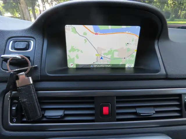 Volvo V70 view 14