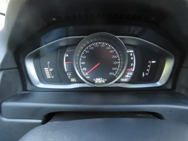 Volvo V70 view 12