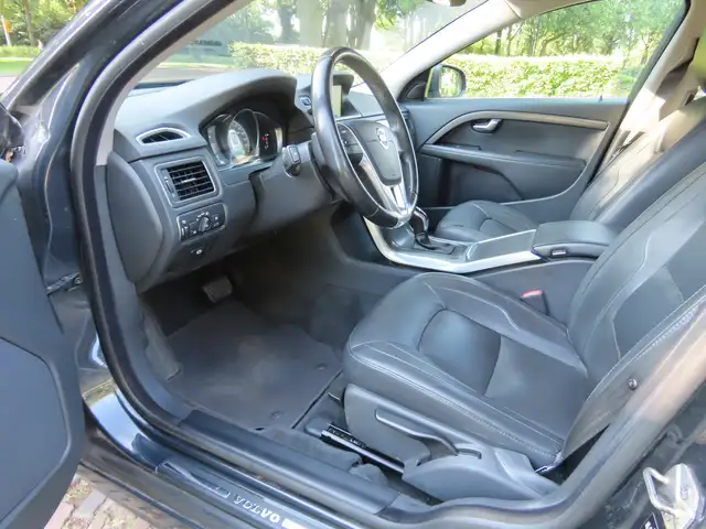 Volvo V70 view 8