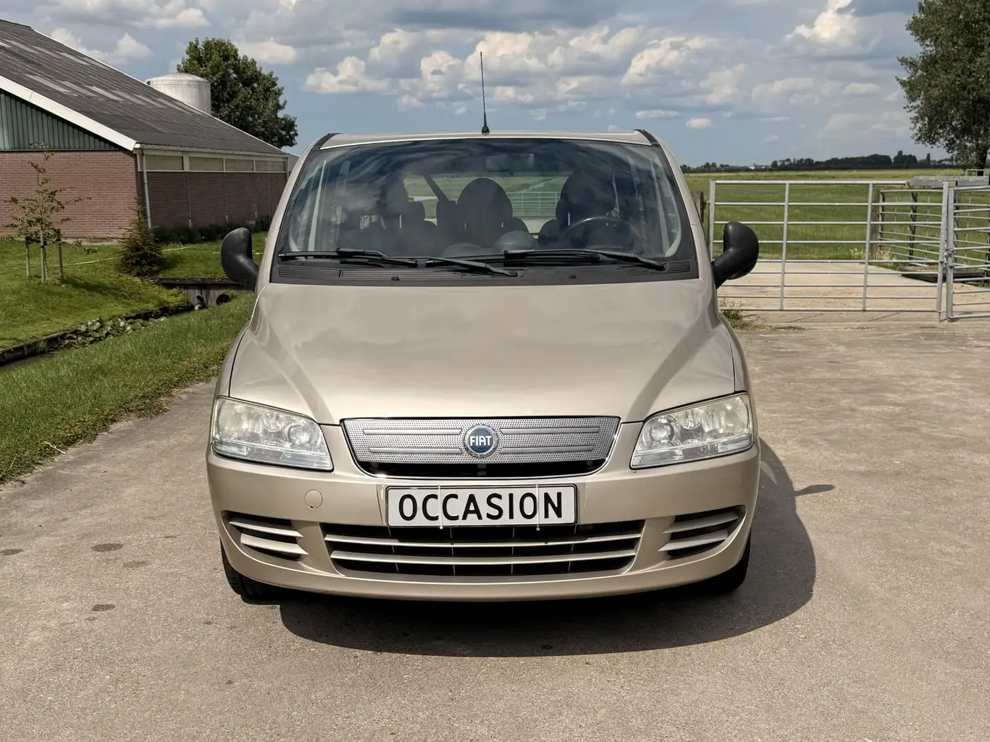 Fiat Multipla 1.6-16V Dynamic TREKHAAK | NL-AUTO | CARBAGE RUN | Beige - 2
