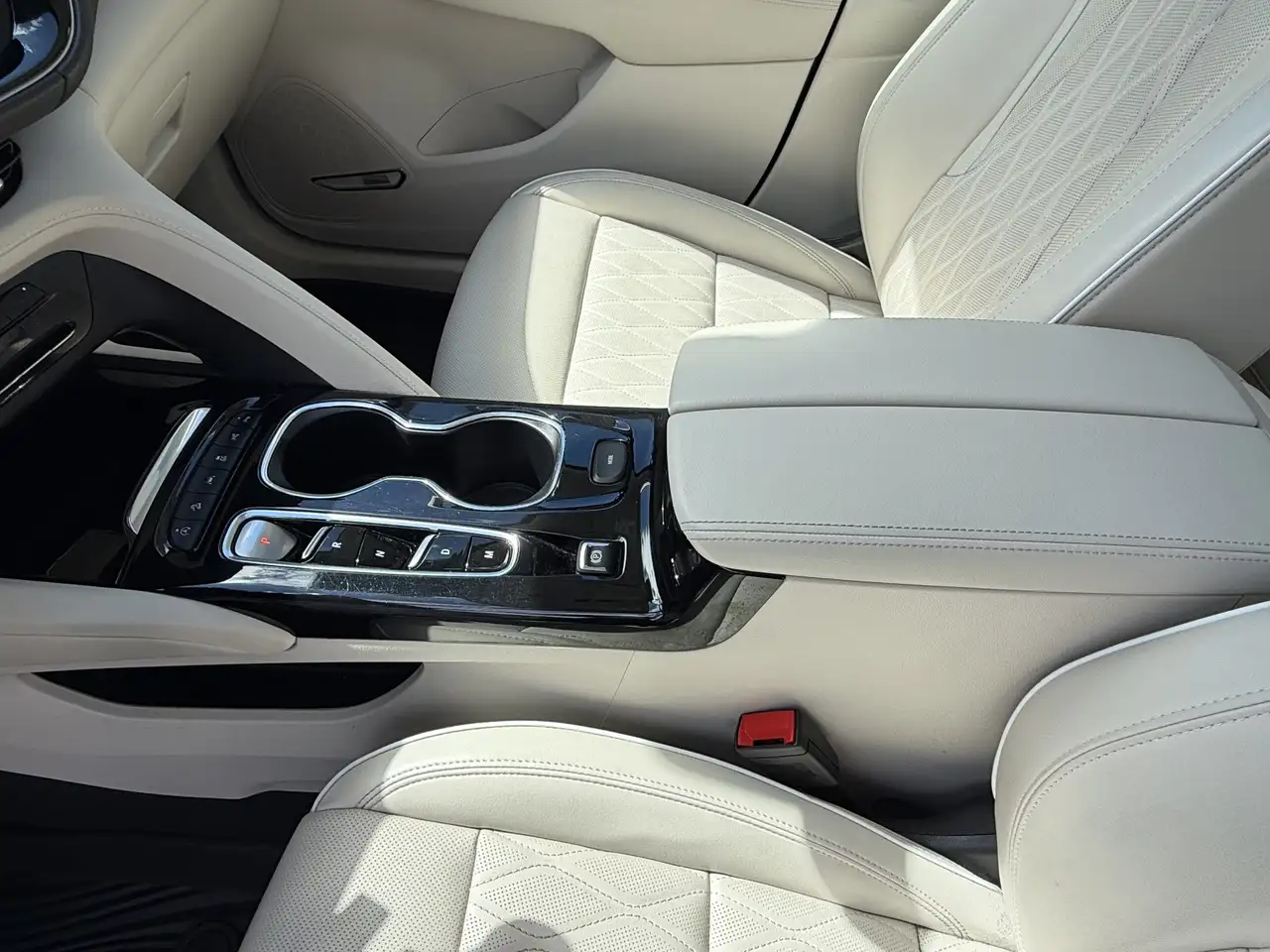Buick Envision снимка Buick Envision