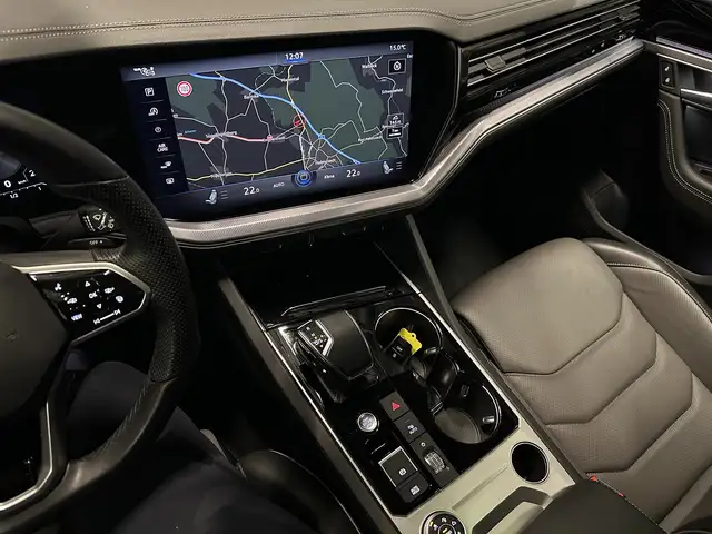 Volkswagen Touareg view 22