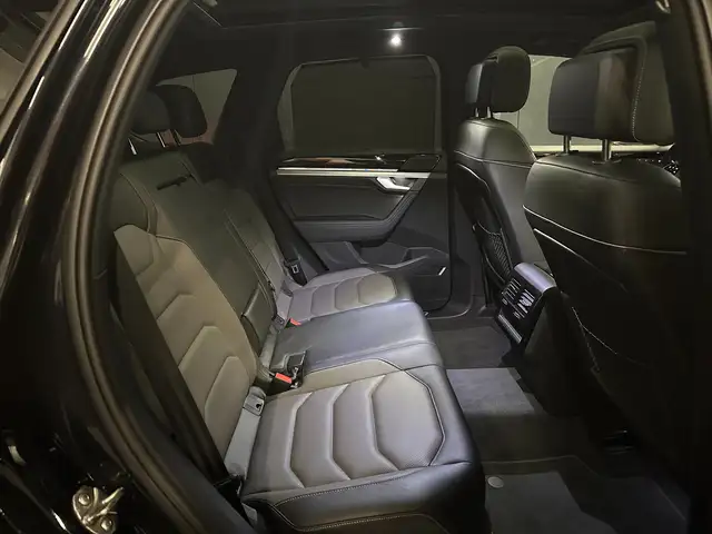 Volkswagen Touareg view 30
