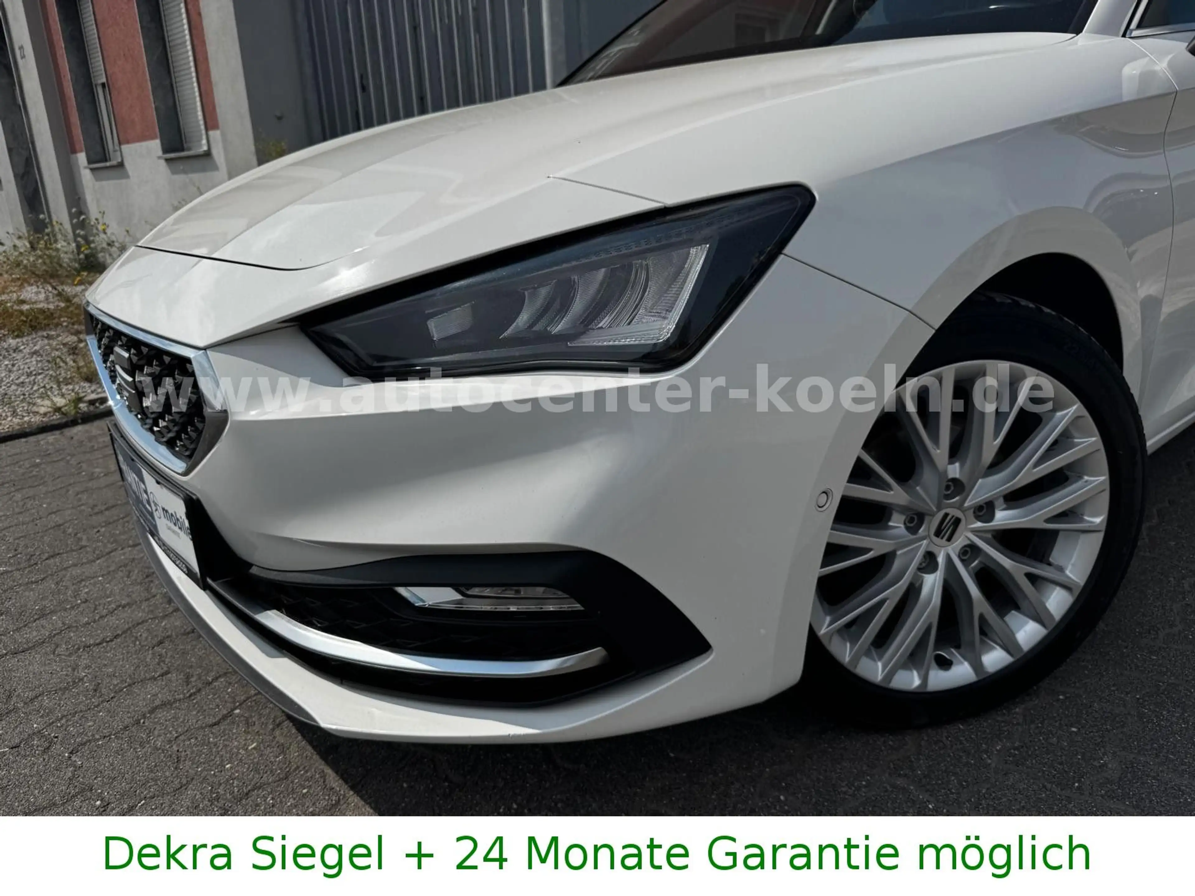 SEAT Leon Xcellence Plus.110kW.AHK.App.SHZ.PDC.1-Hand — photo 3