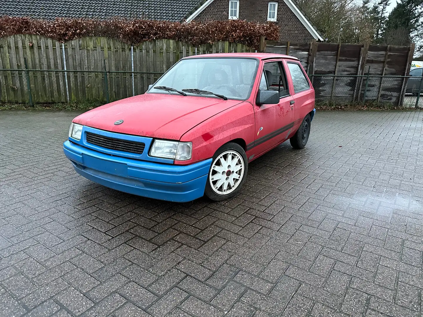 Opel Corsa 1.6 8v gsi project Red - 1