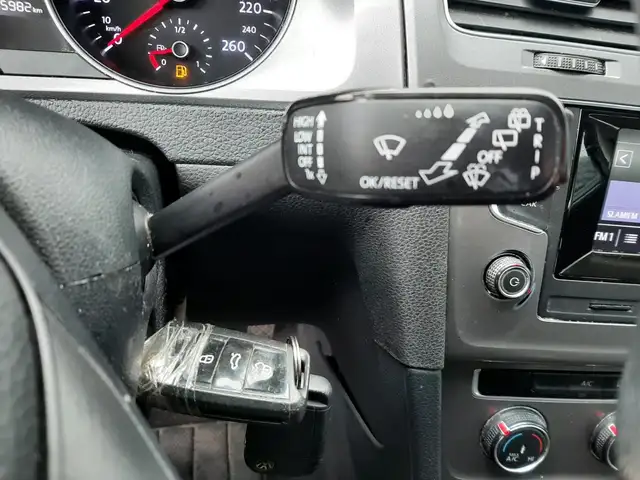 Volkswagen Golf view 12