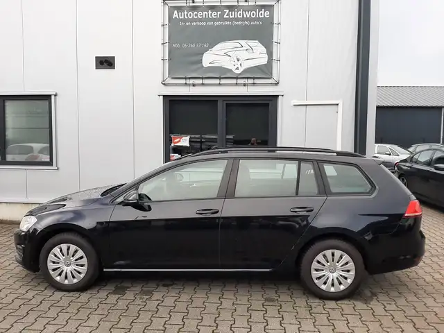 Volkswagen Golf view 2