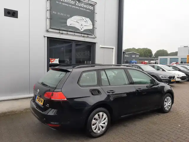 Volkswagen Golf view 5