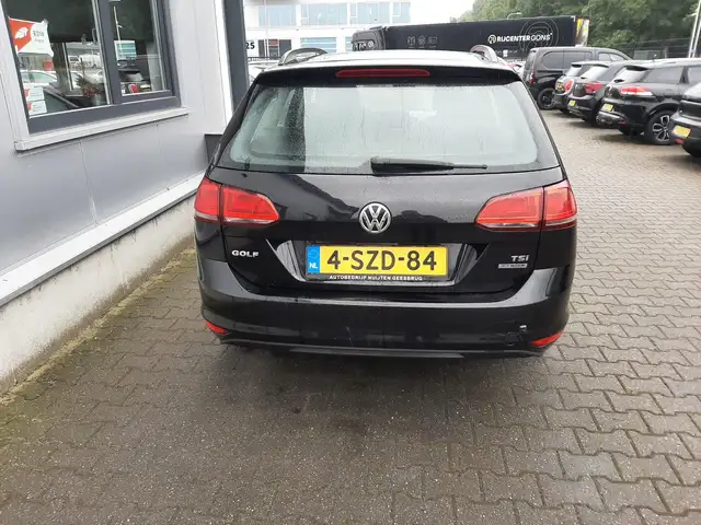 Volkswagen Golf view 6
