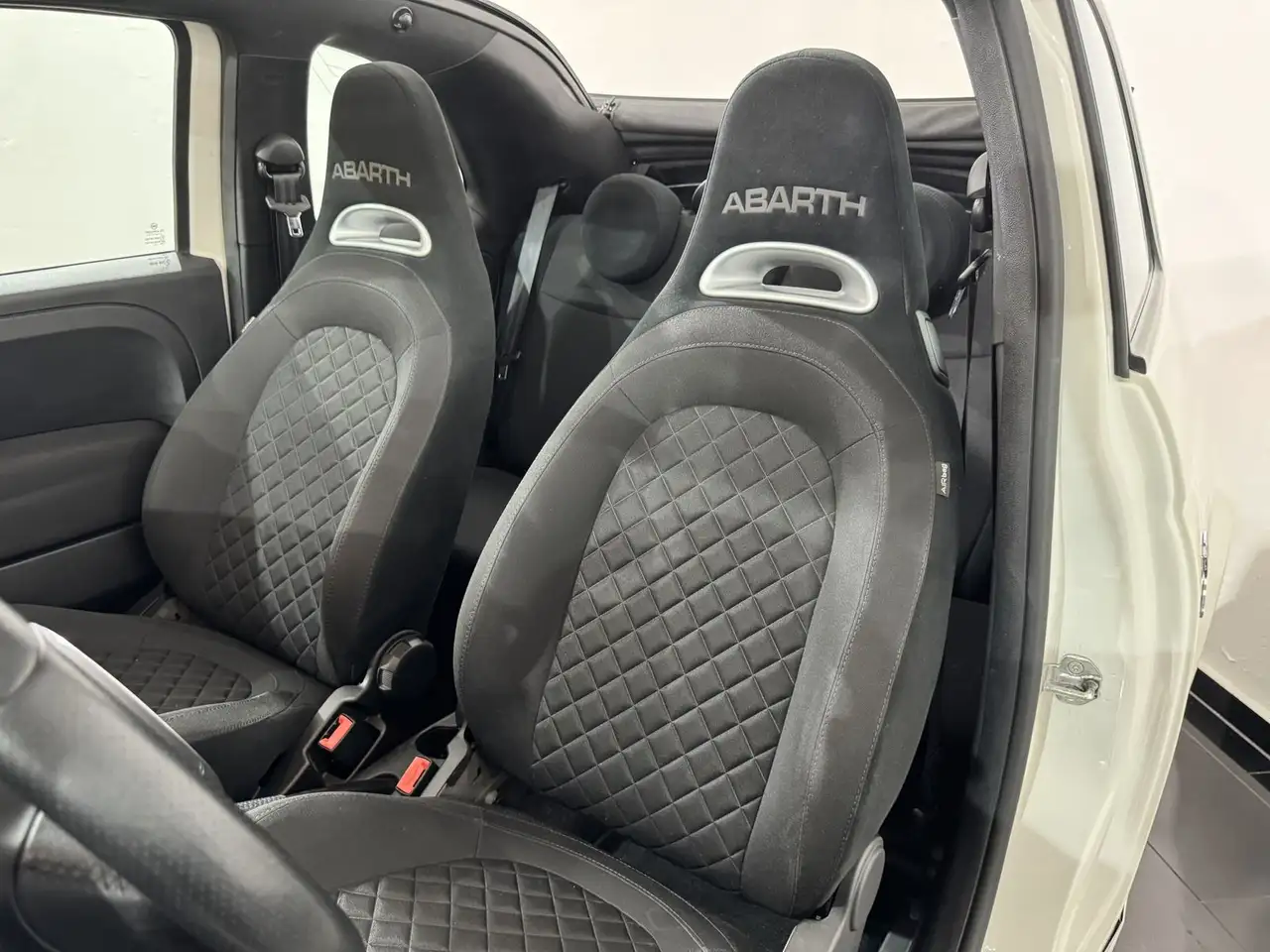 Abarth 595C 2022 — фото 11