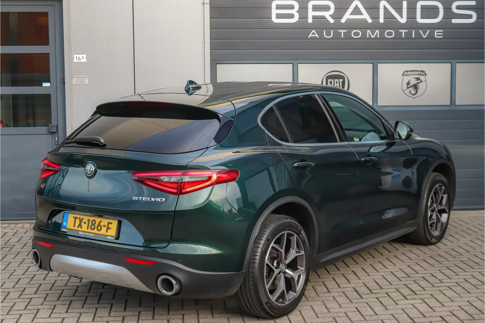 Alfa Romeo Stelvio 2.0 Super Q4 2e eig Dealer ondh. Trekhaak Vert - 2