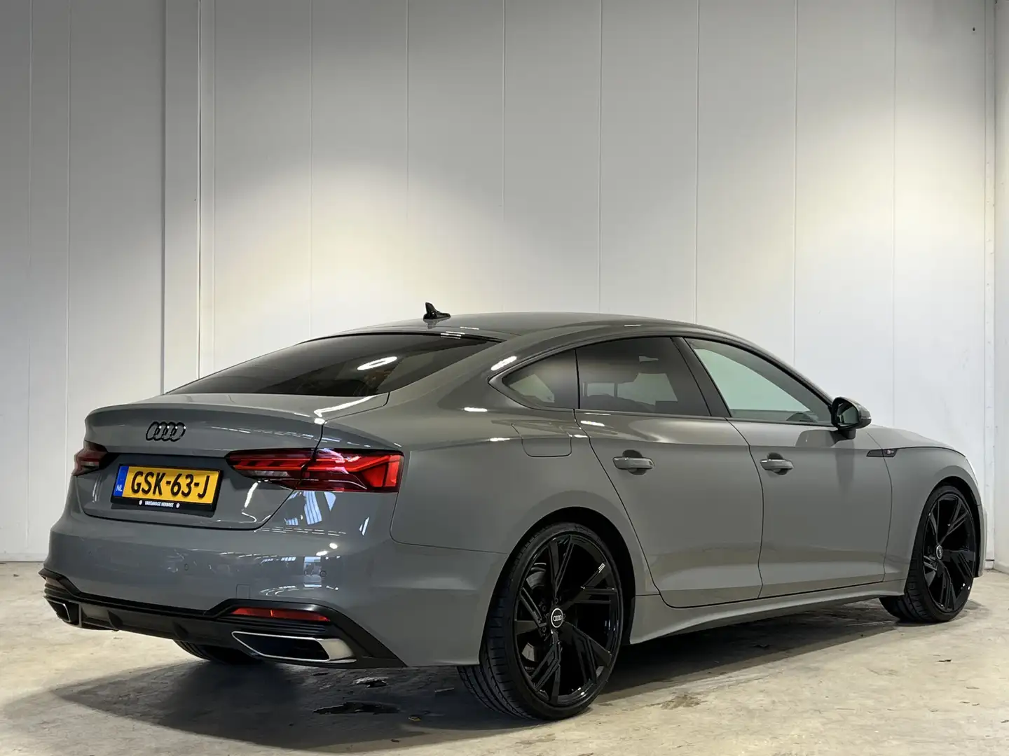 Audi A5 Sportback 40 TFSI S edition | Navigatie | LM Velge Grijs - 2