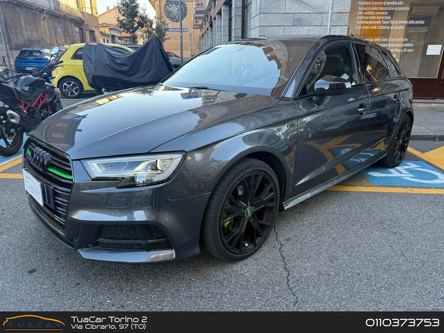 Audi A3 S Line 1.5 35 TFSI Grijs - 1