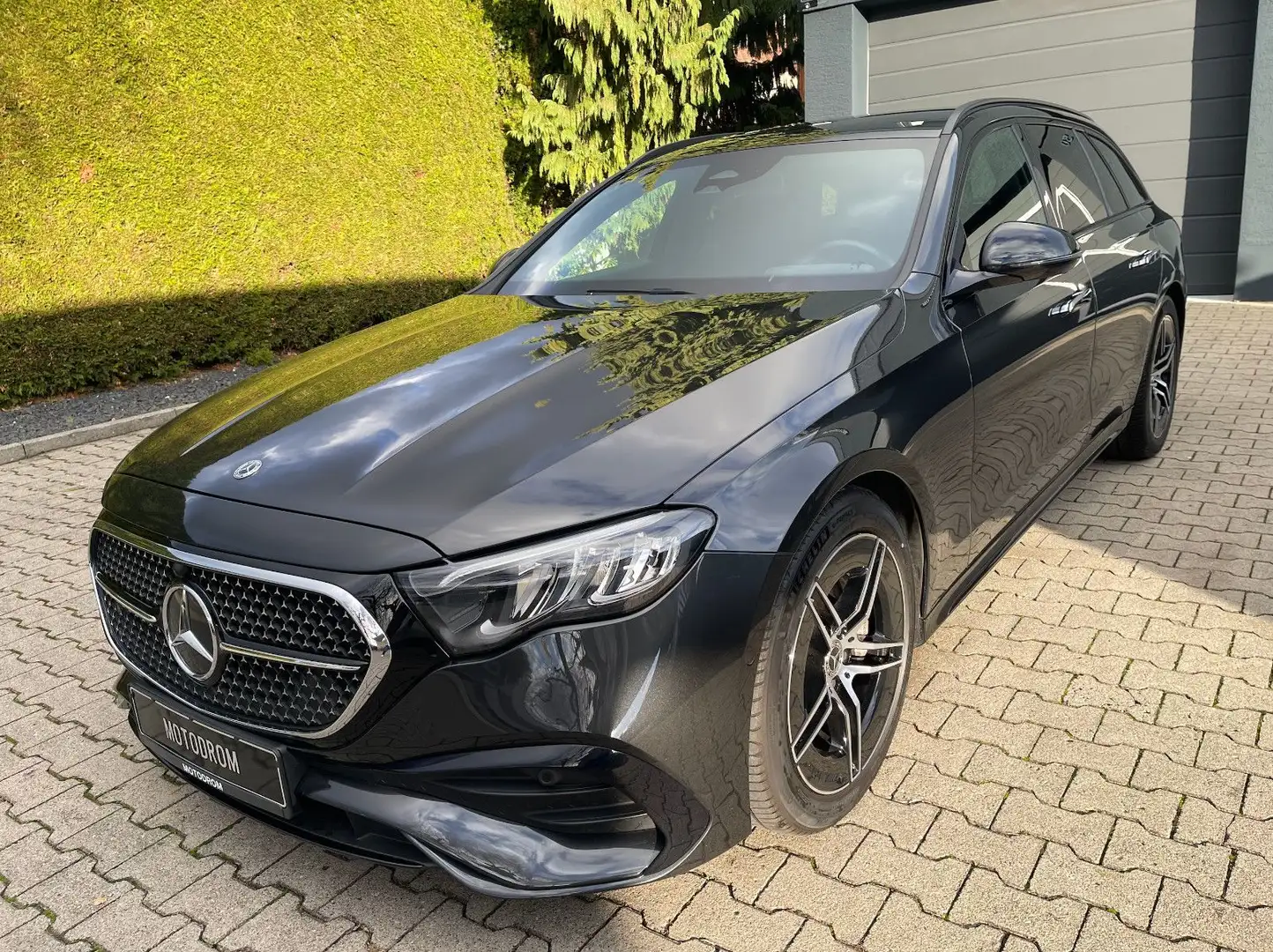 Mercedes-Benz E 200 E200 T  AHK AMG Line Advanced NEUES MODEL 2024 Grau - 2