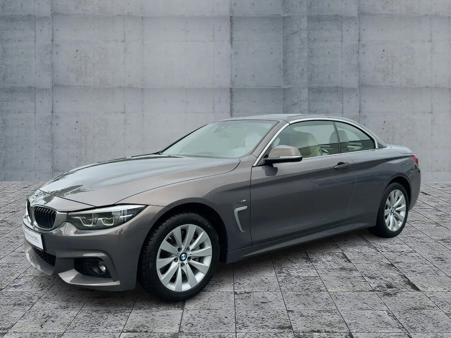 BMW Cabrio xDrive M-SPORT LED+NAVI+2xPDC+TV+19“ Grijs - 2