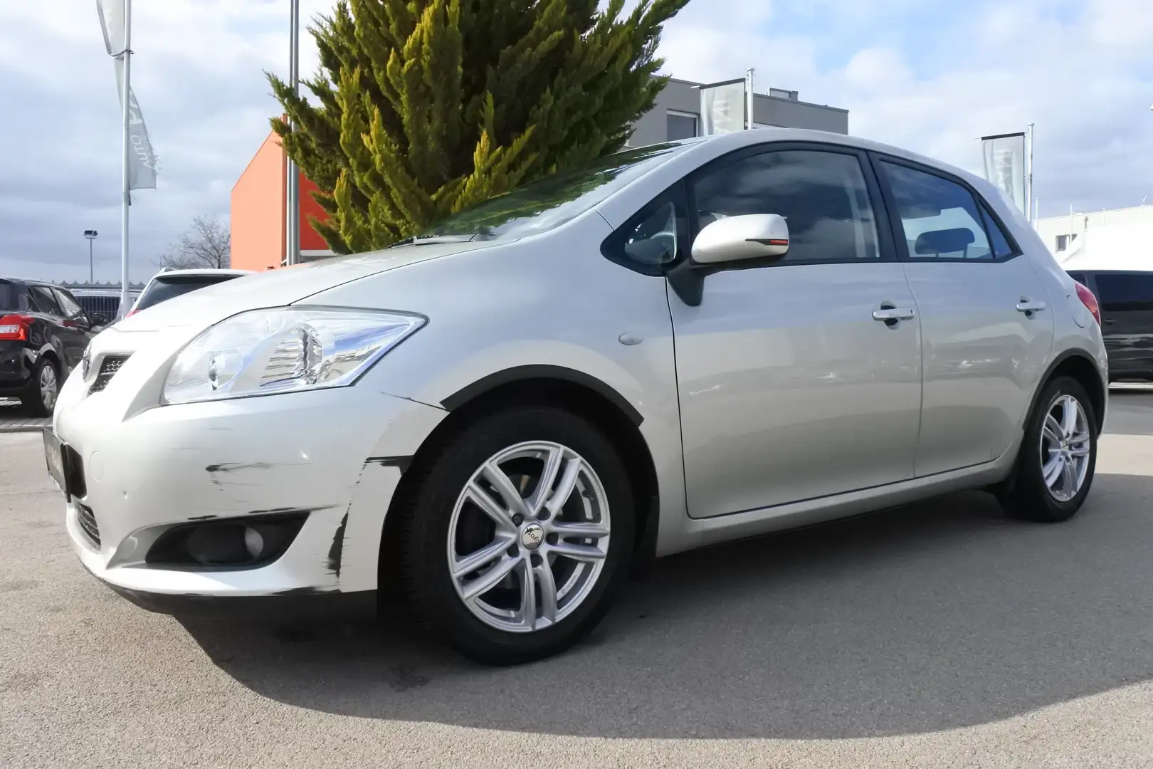 Toyota Auris 1,4 D-4D 90 High MMT/PICKERL NEU/AUTOMATIK!!! Серебристый - 2