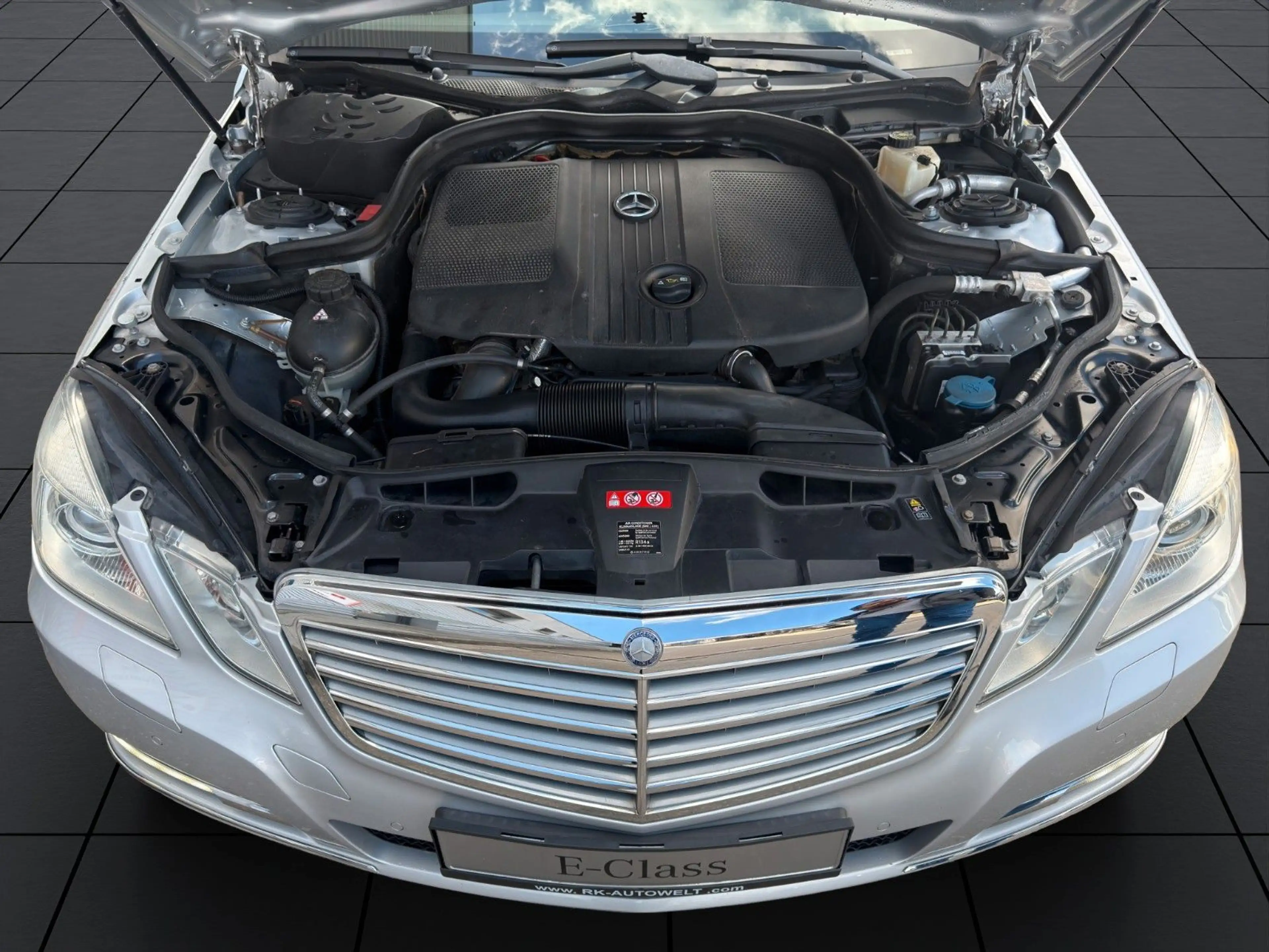 Mercedes-Benz E 250 CDI BlueEffi.*NAVI*BIXENON*SHZ*TEMP*ASSIST — photo 10