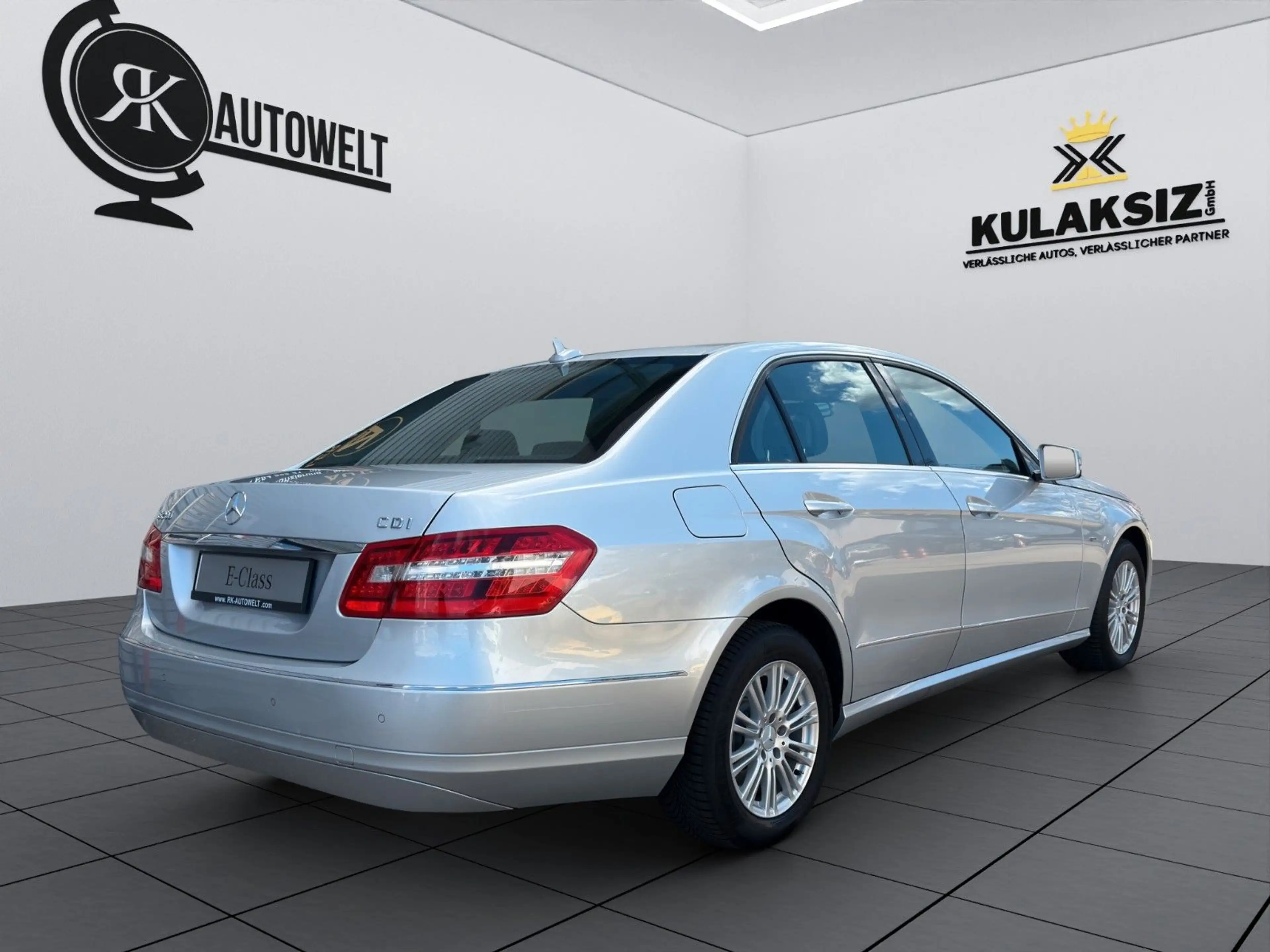Mercedes-Benz E 250 CDI BlueEffi.*NAVI*BIXENON*SHZ*TEMP*ASSIST — photo 5