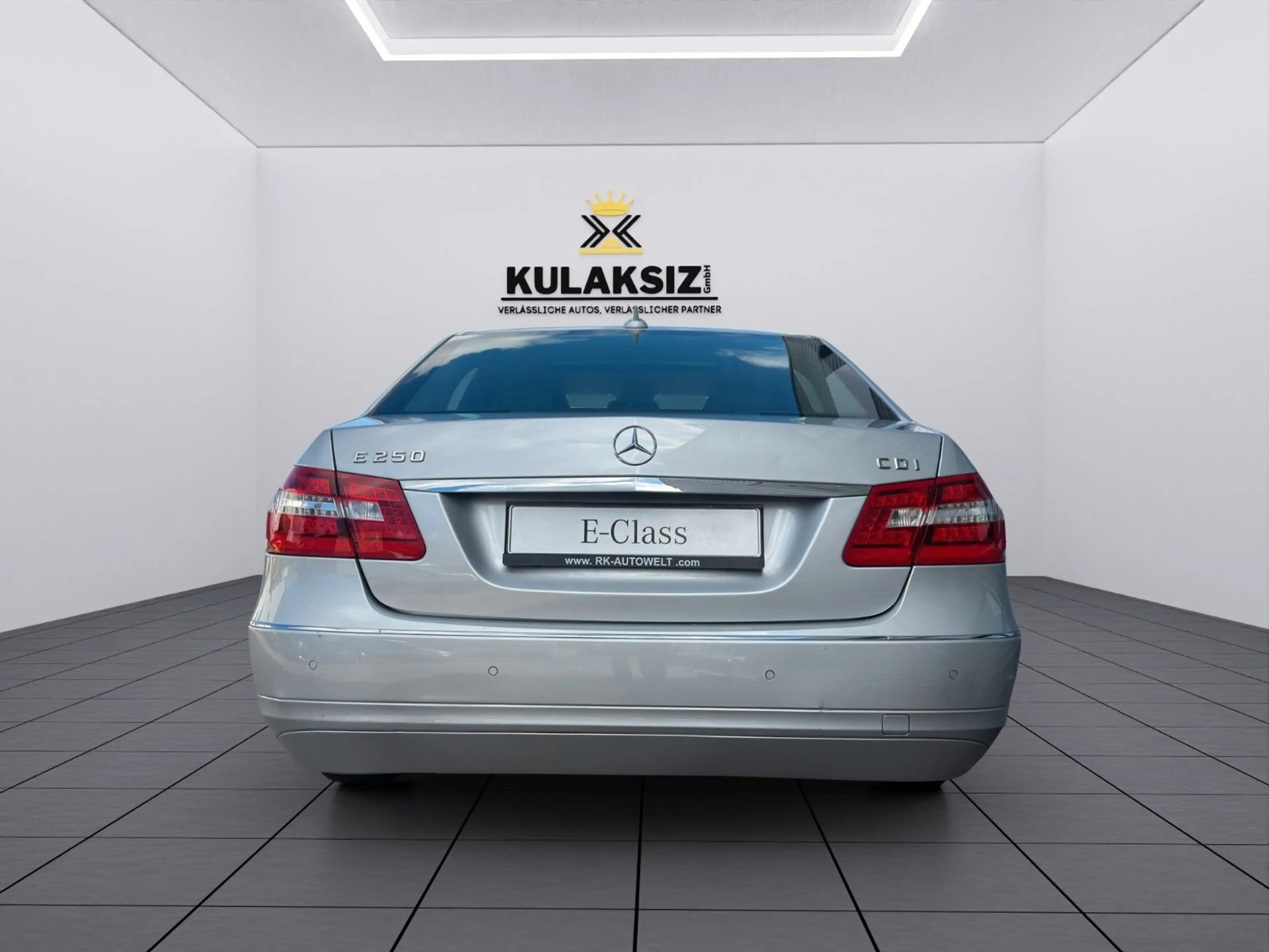 Mercedes-Benz E 250 CDI BlueEffi.*NAVI*BIXENON*SHZ*TEMP*ASSIST — photo 4
