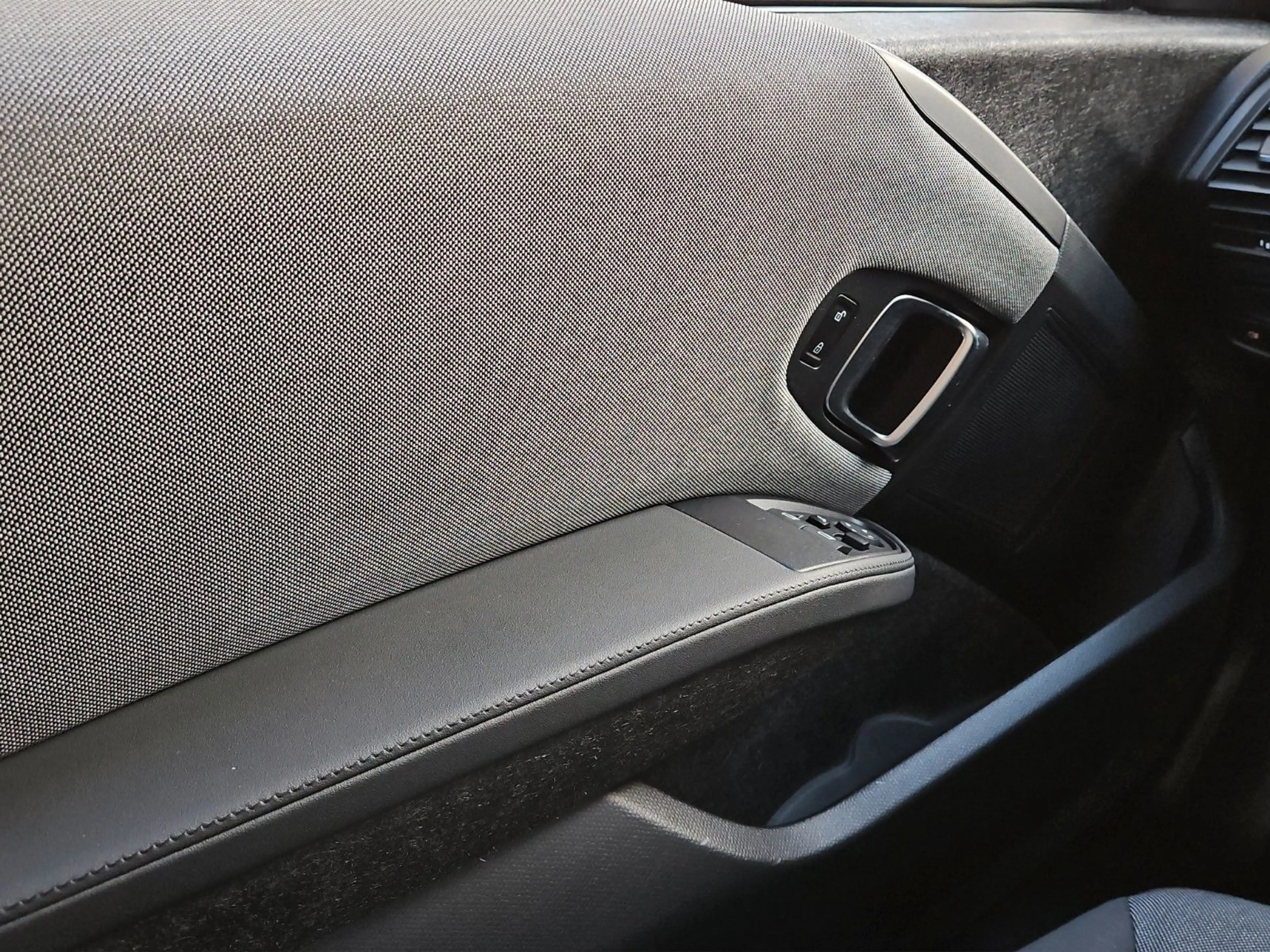 BMW i3 Basis  Buisness & Komfort Paket CAM/ACC/ 20" — photo 14