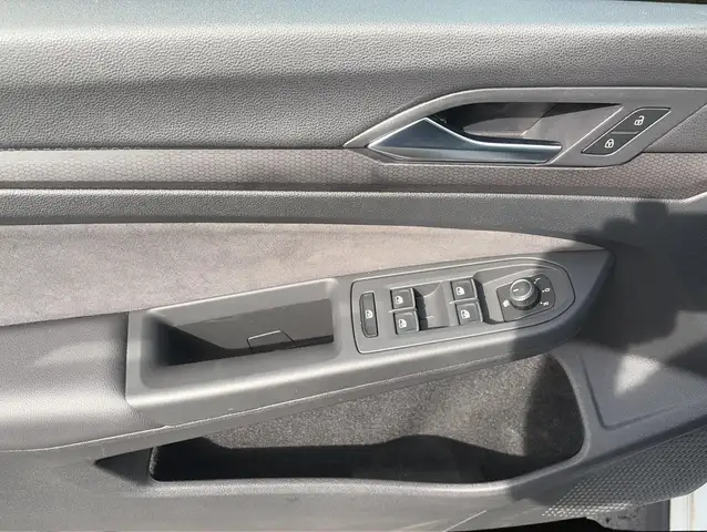 Volkswagen Golf view 13
