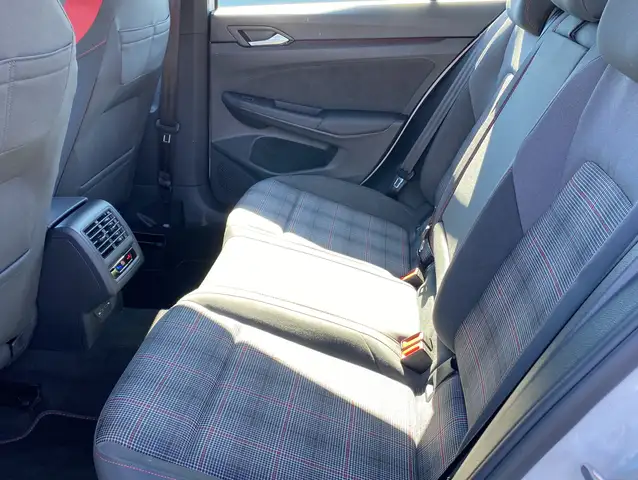 Volkswagen Golf view 6