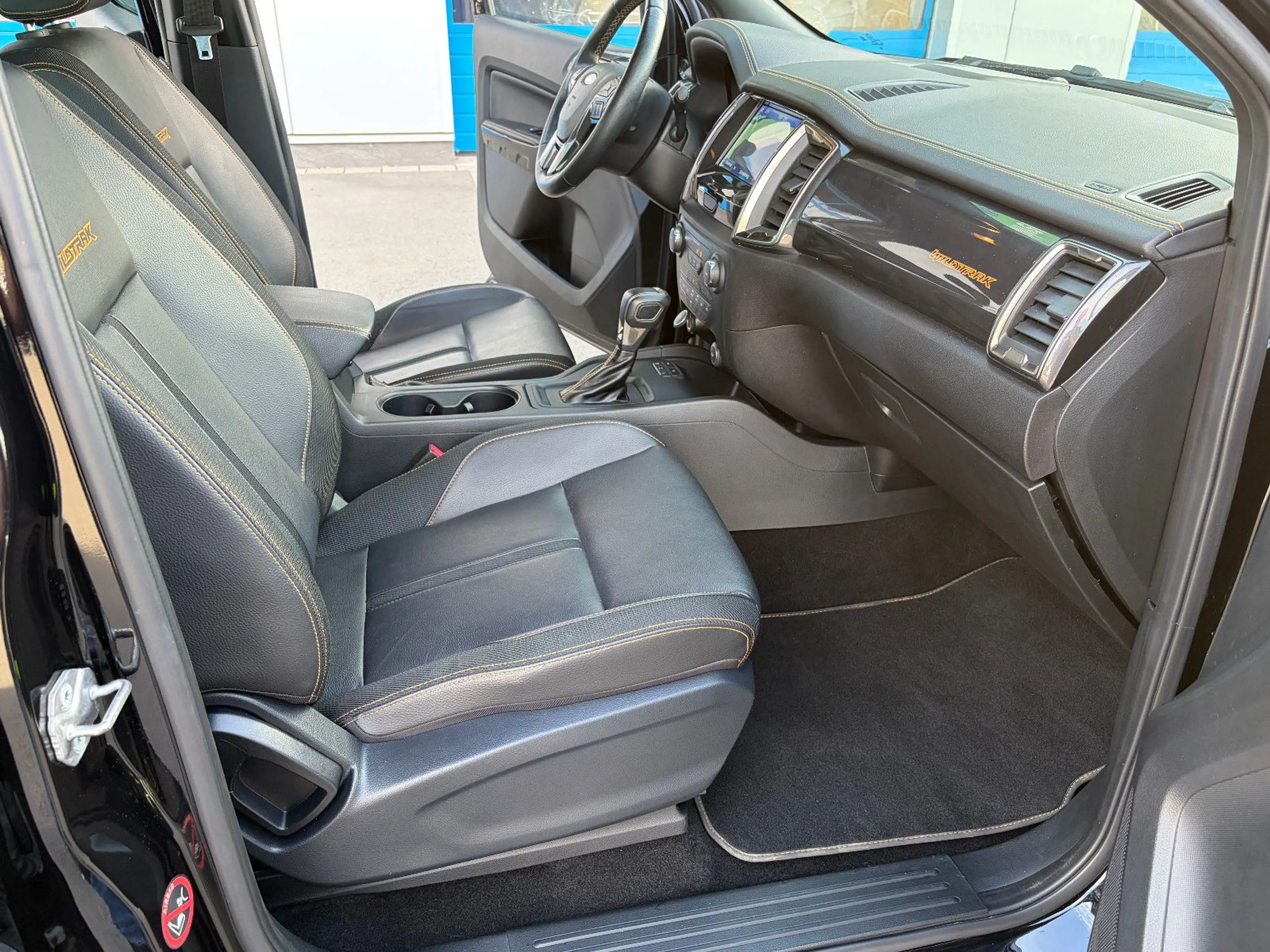 Ford Ranger Wildtrak DoKa 4x4 LED AHK ACC KAMERA — photo 35