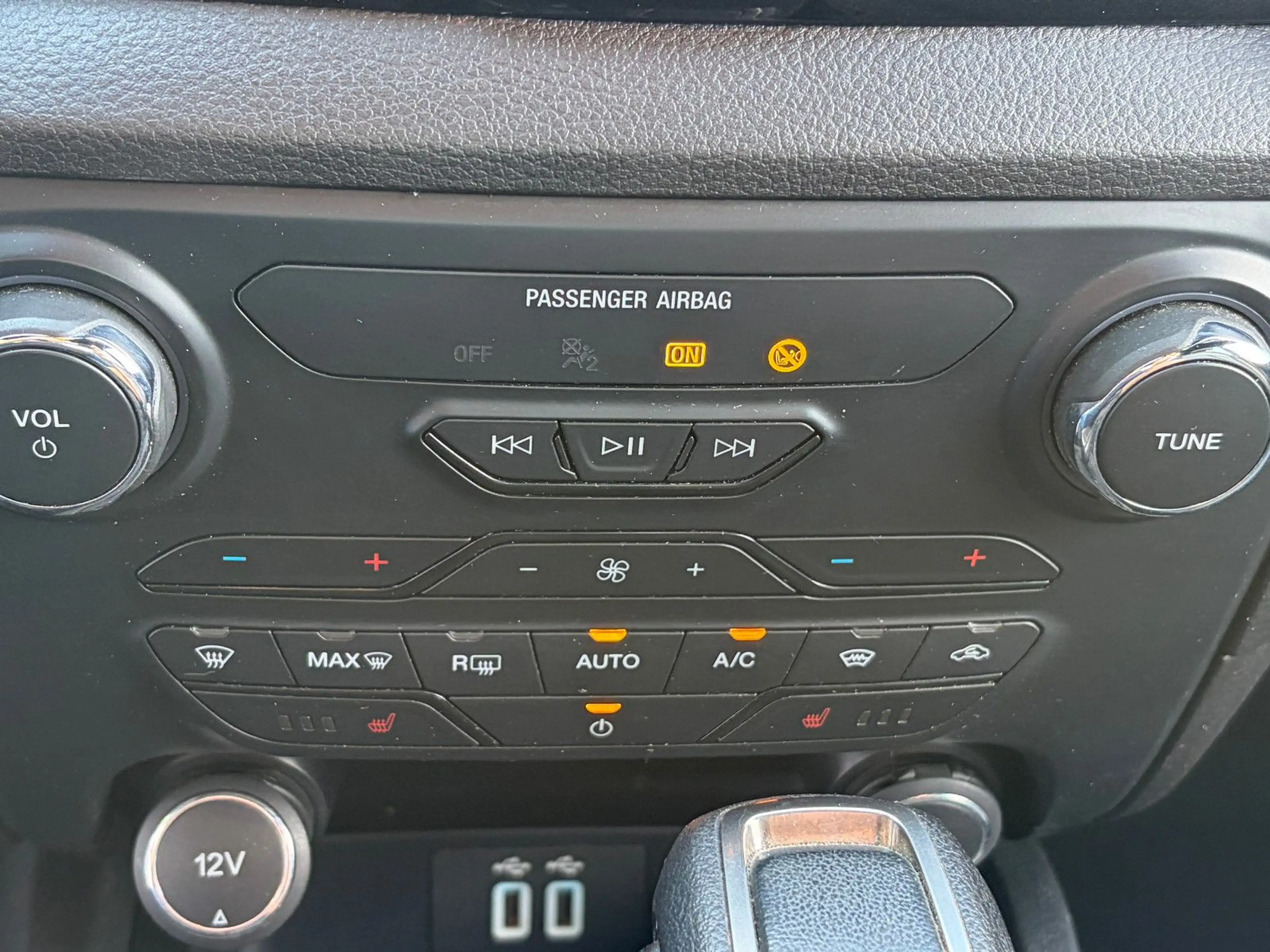 Ford Ranger Wildtrak DoKa 4x4 LED AHK ACC KAMERA — photo 25
