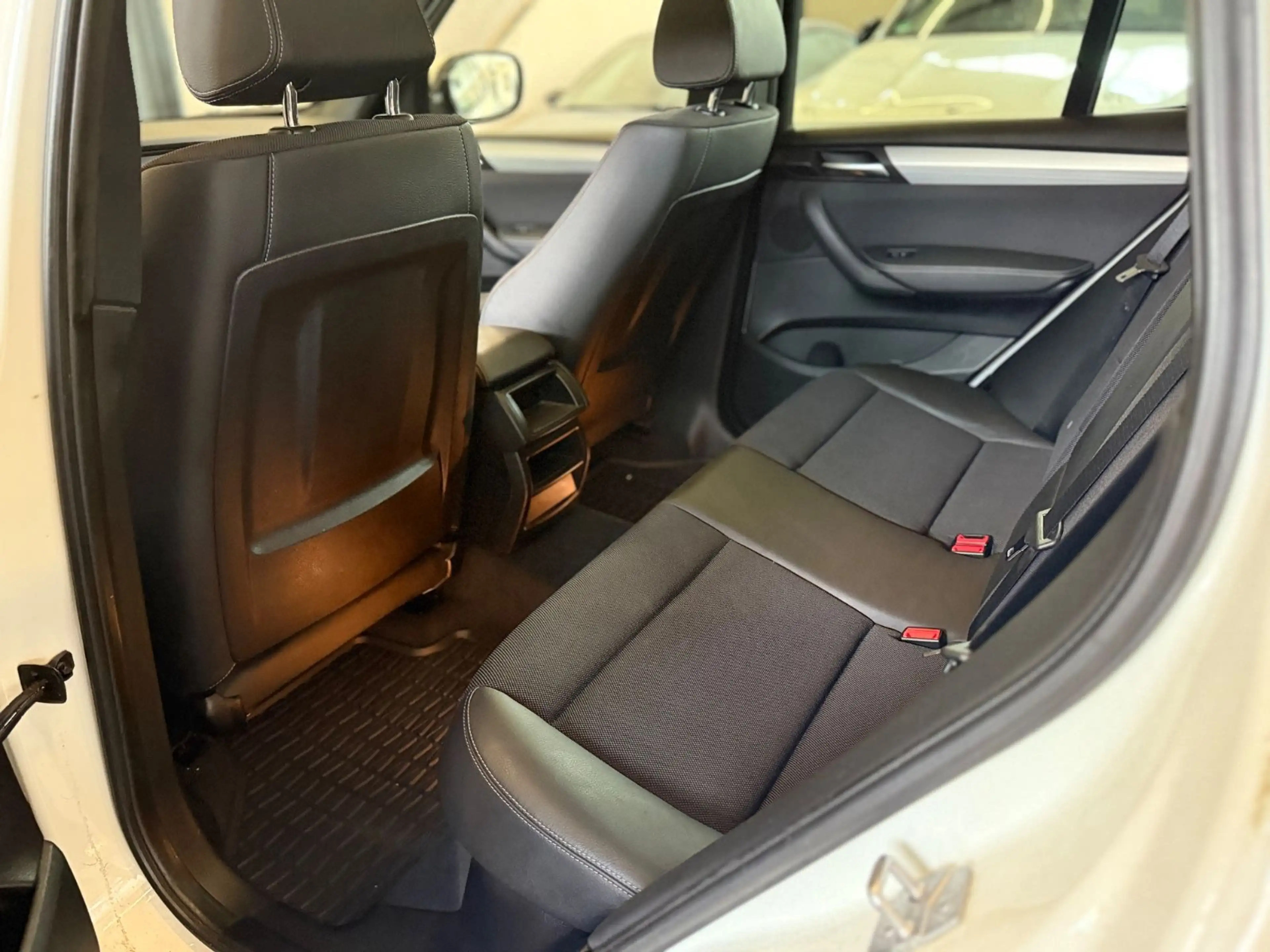 BMW X3 xDrive 20 d Aus. 2 Hand M-Sportpaket Pano/Xen — photo 7