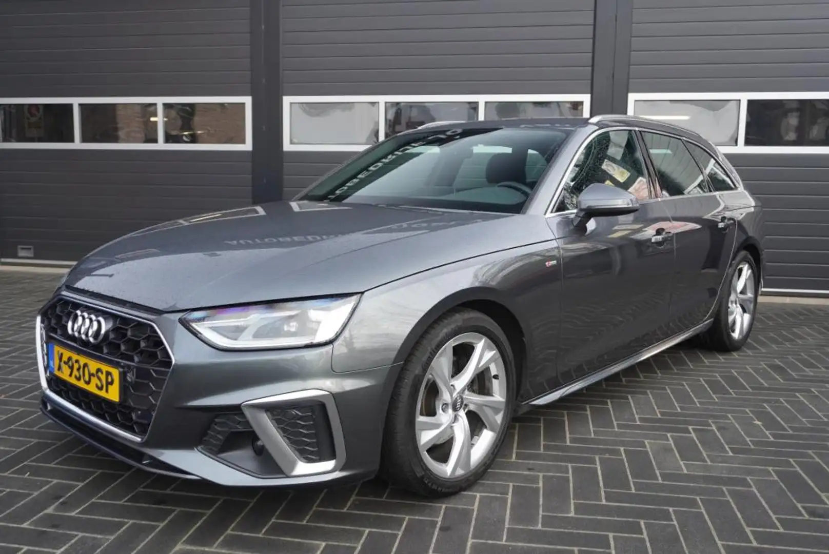 Audi A4 Avant 40 TFSI SLine Aut/Airco/CC/Navi/Trekhaak/Par Gris - 1