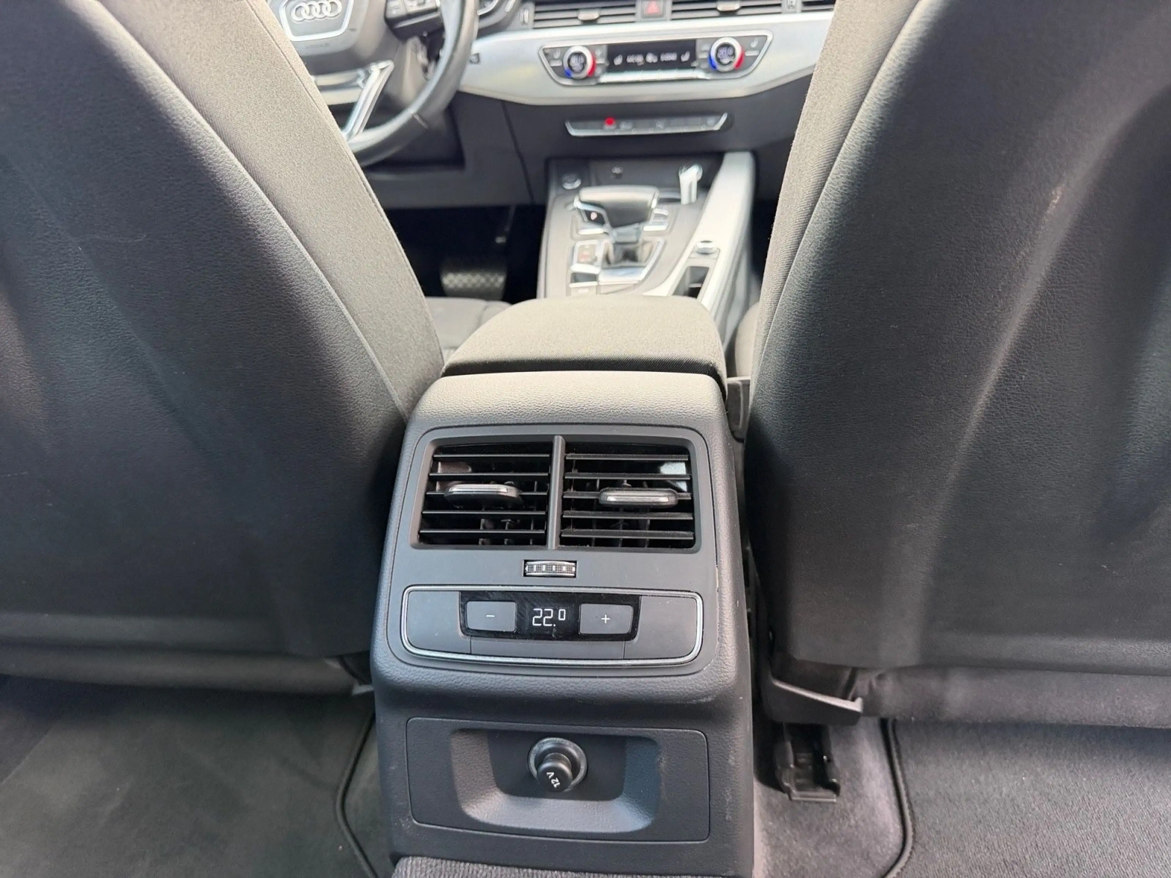 Audi A4 Avant design Navi Xenon Tempomat Keyless — photo 14